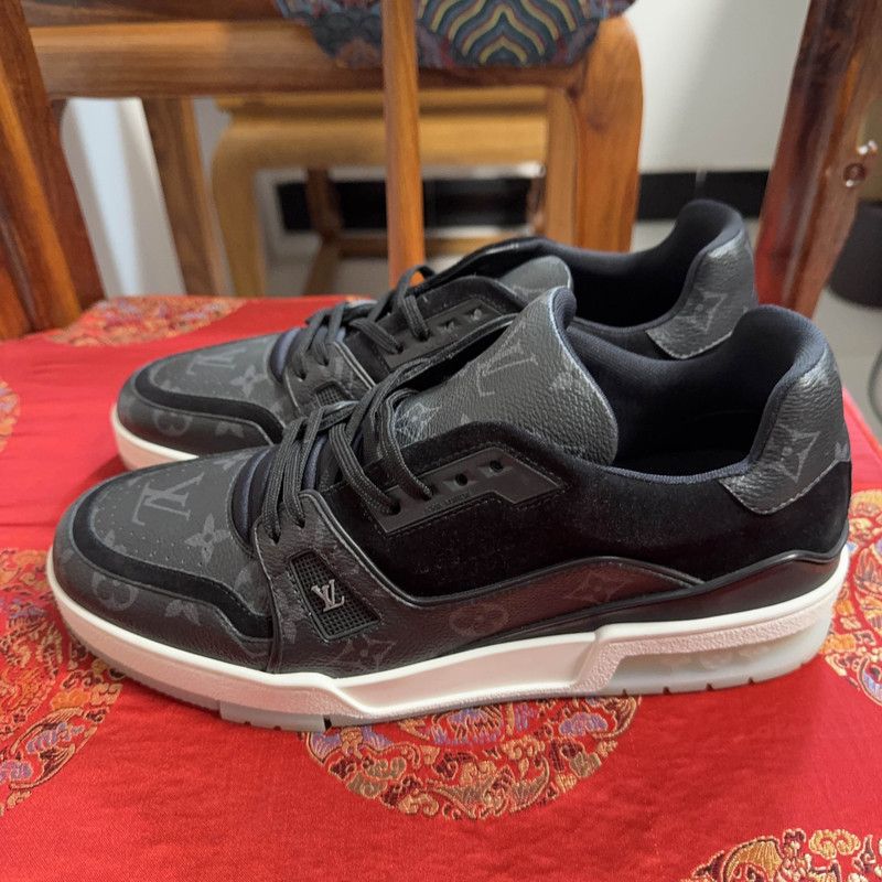 Louis Vuitton Louis Vuitton Black Trainer Low-Top Sneakers 0079 Size US 9 / EU 42 - 1 Thumbnail