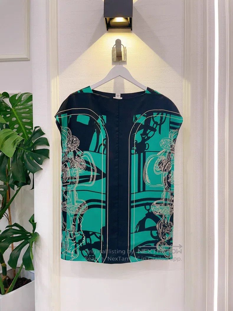 Hermes Hermes Green and black silk sleeveless blouse Size XS / US 0-2 / IT 36-38 - 1 Thumbnail