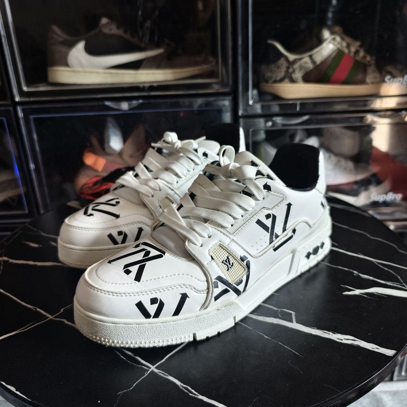 Louis Vuitton Louis Vuitton Trainer Low-Top Sneakers for Men 0089 Size US 8 / EU 41 - 1 Thumbnail