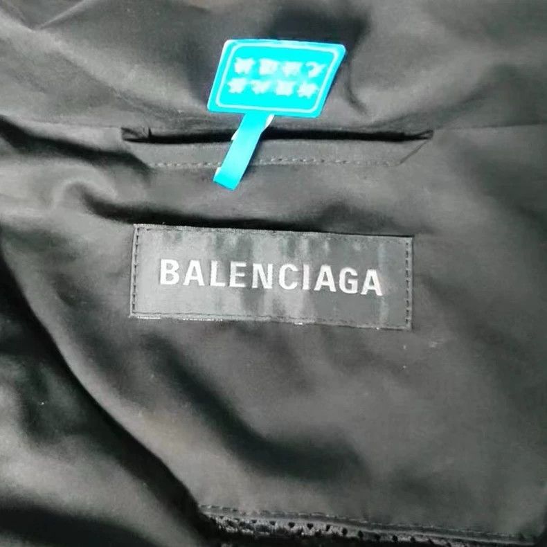 Balenciaga Balenciaga Black logo monogrammed zip-up sunscreen jacket Size US XS / EU 42 / 0 - 5 Thumbnail