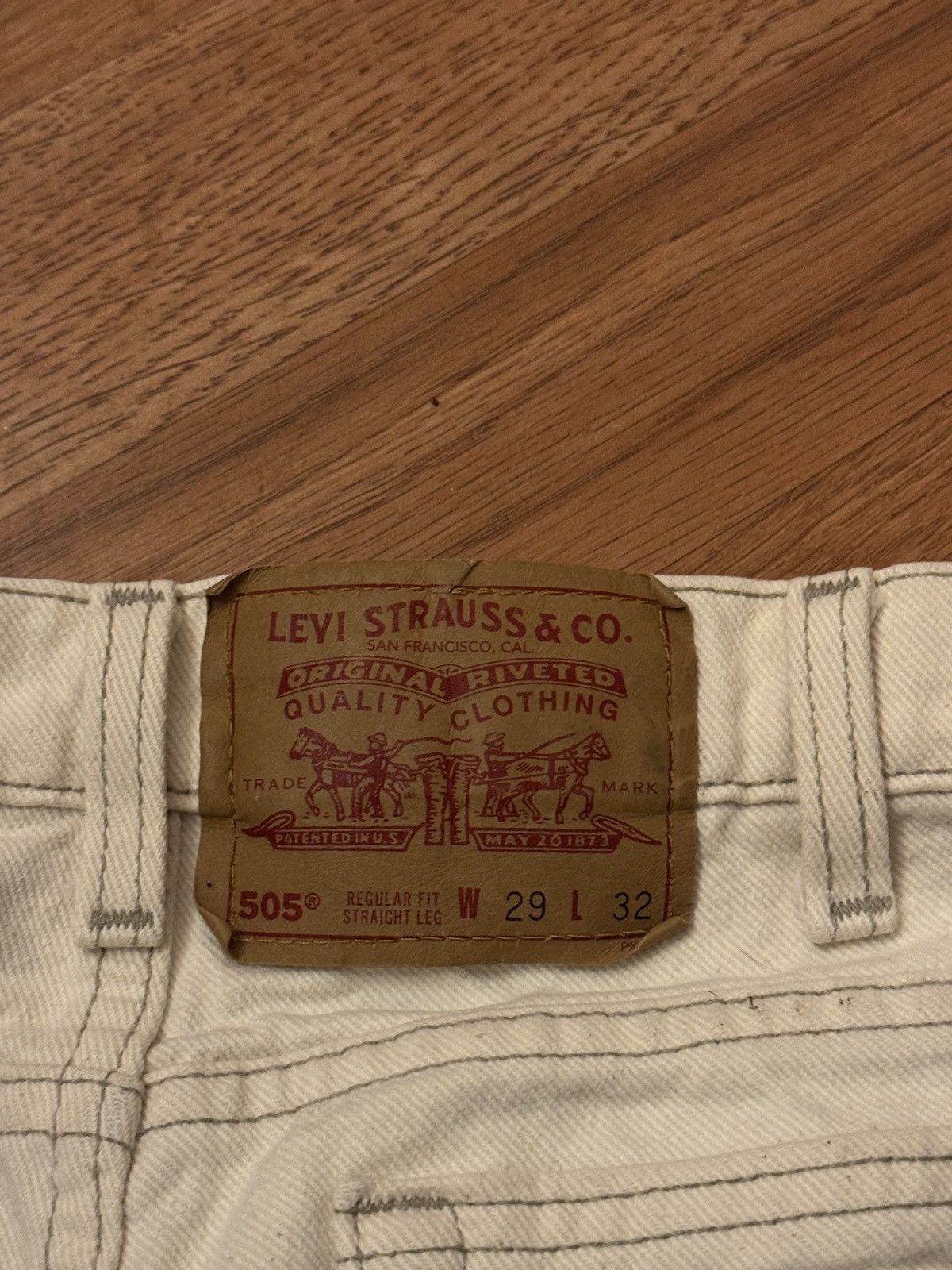 Levi's × Vintage Vintage blank tab Levi’s 550 white Size US 29 - 5 Thumbnail