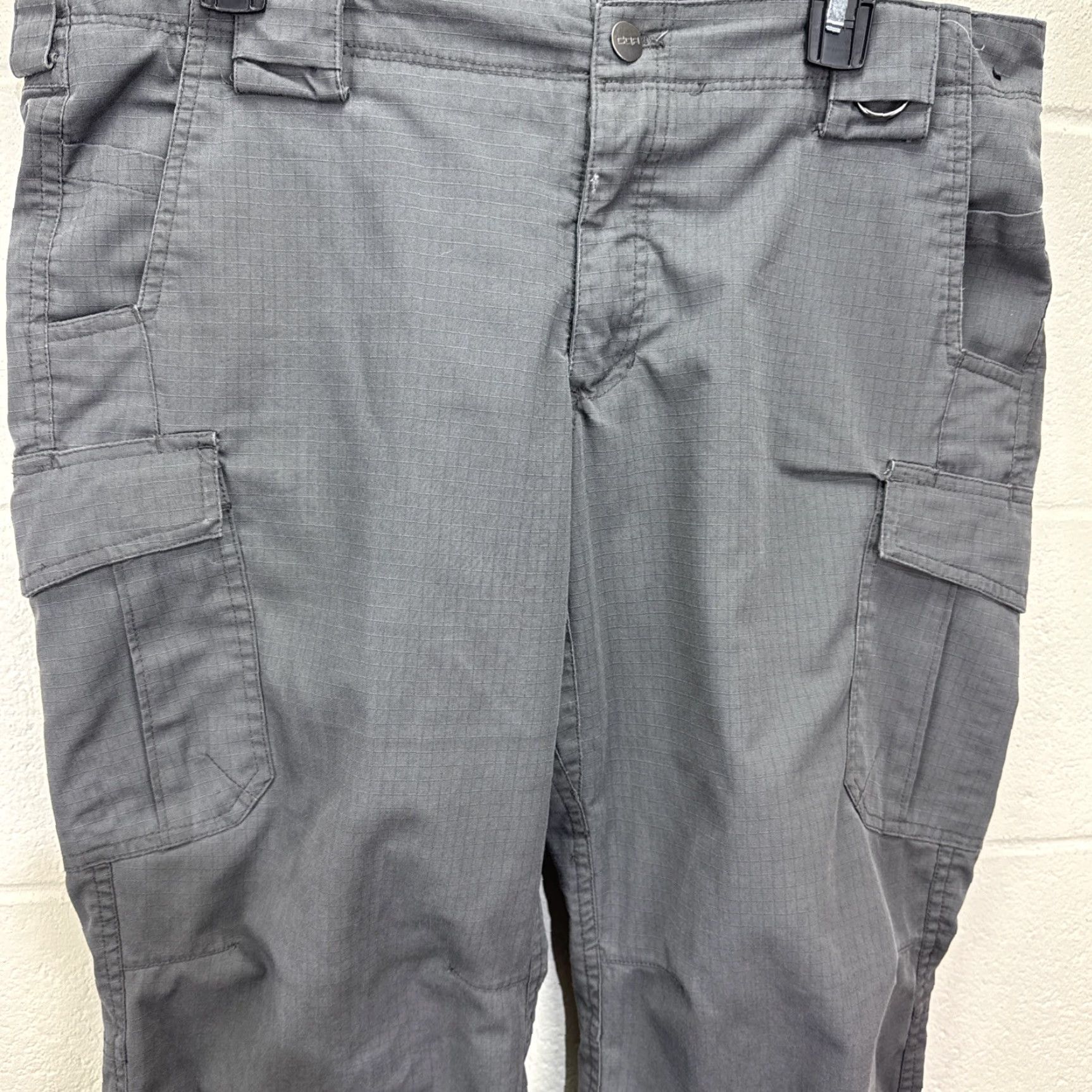 Vintage CQR Mens Cargo Pants Straight Leg Ripstop Outdoor Gray Size 34x28 34 Regular Water Resistant Pockets Khaki 2000s Tactical Men’s Pants Size US 34 / EU 50 - 4 Thumbnail