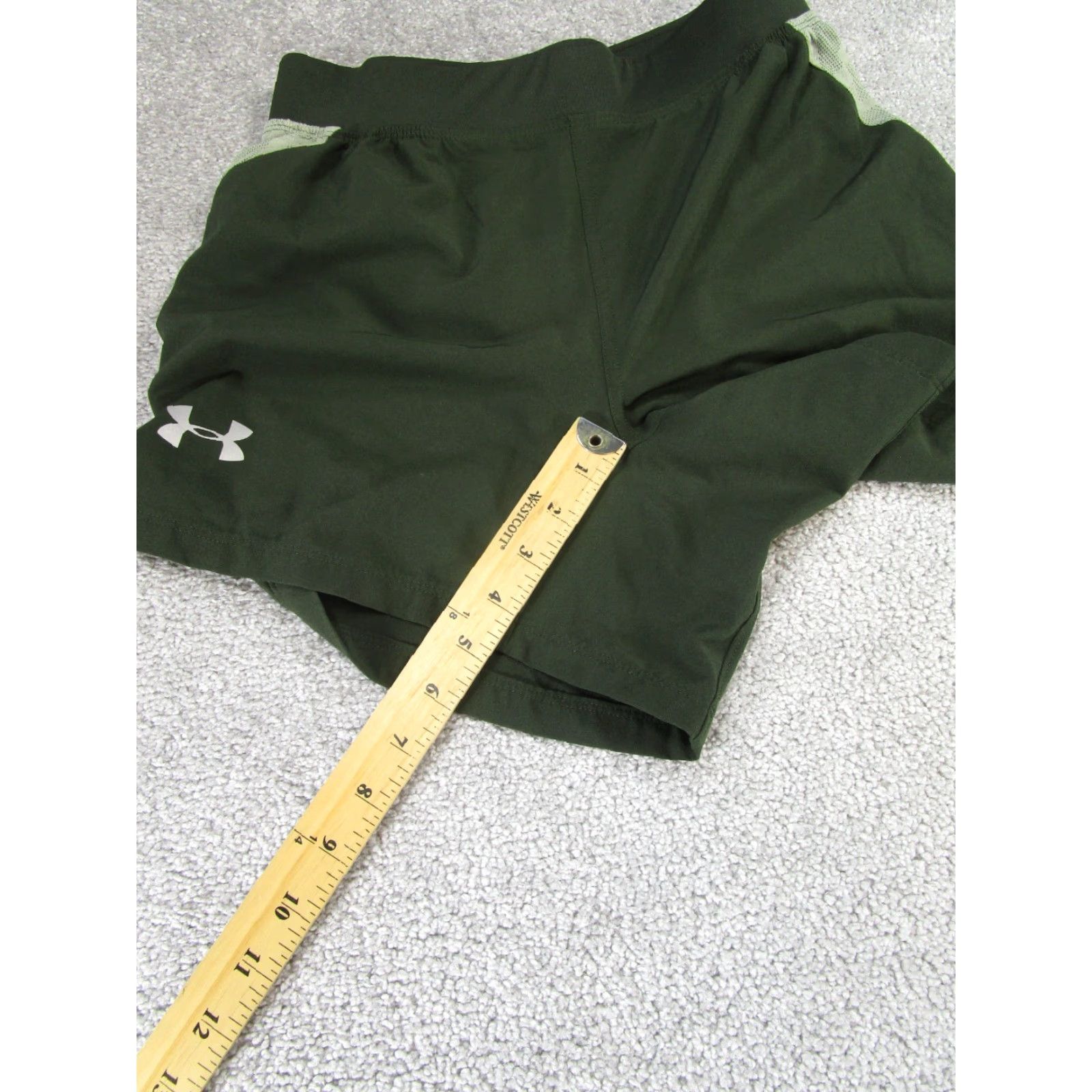 Under Armour Under Armour Shorts Womens Small Heatgear Lightweight Fitted Green Athletic Activewear"} Size 28" / US 6 / IT 42 - 4 Thumbnail