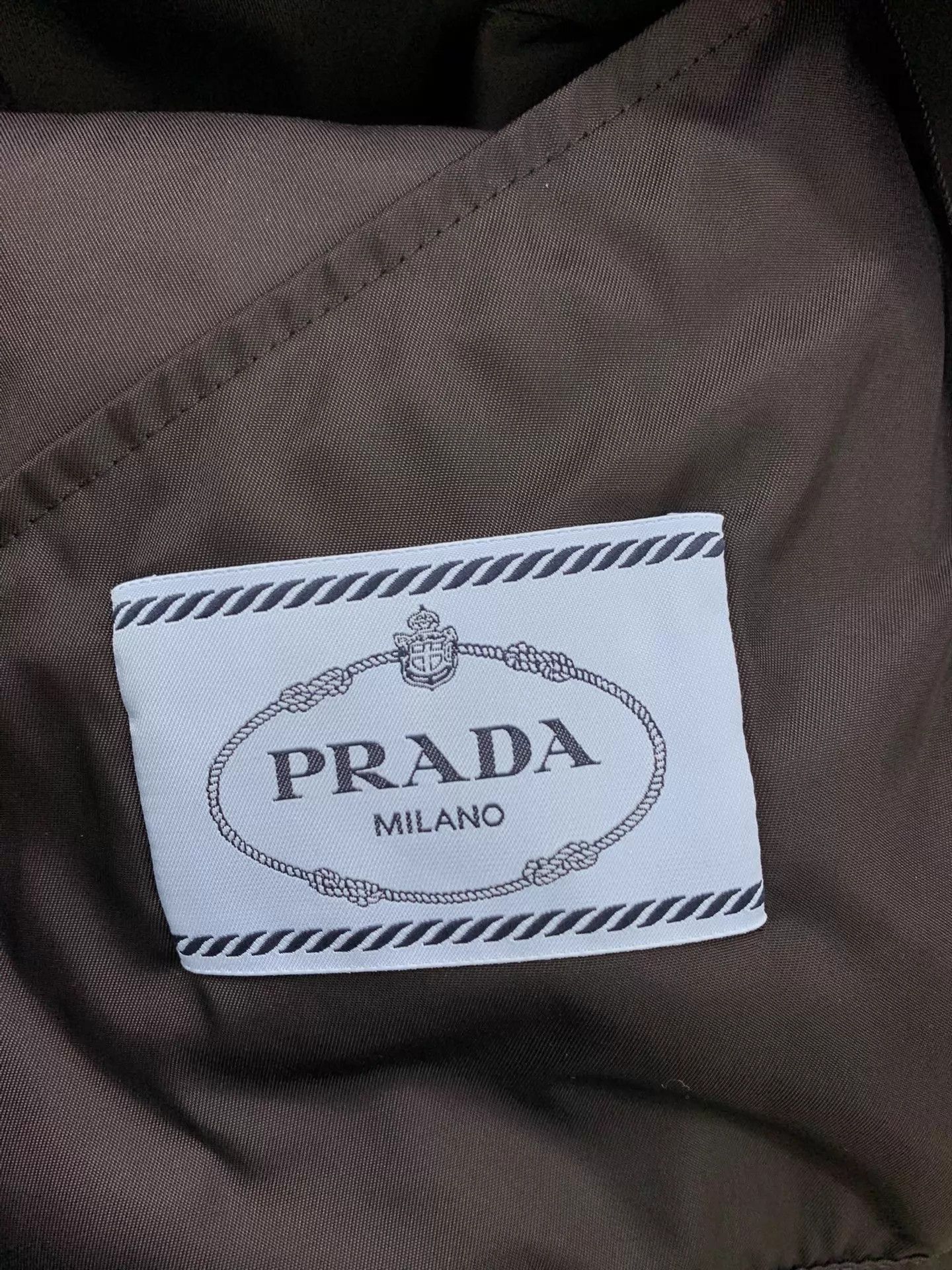 Prada Prada black triangle bag zip-up jacket size 42 new Size M / US 6-8 / IT 42-44 - 4 Thumbnail