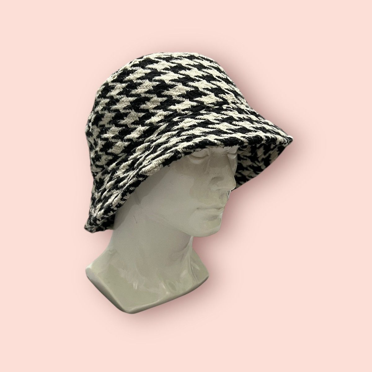 Edition Japan × H&M × L.O.G.G. VINTAGE H&M HOUNDSTOOTH BUCKET HAT Size ONE SIZE - 4 Thumbnail