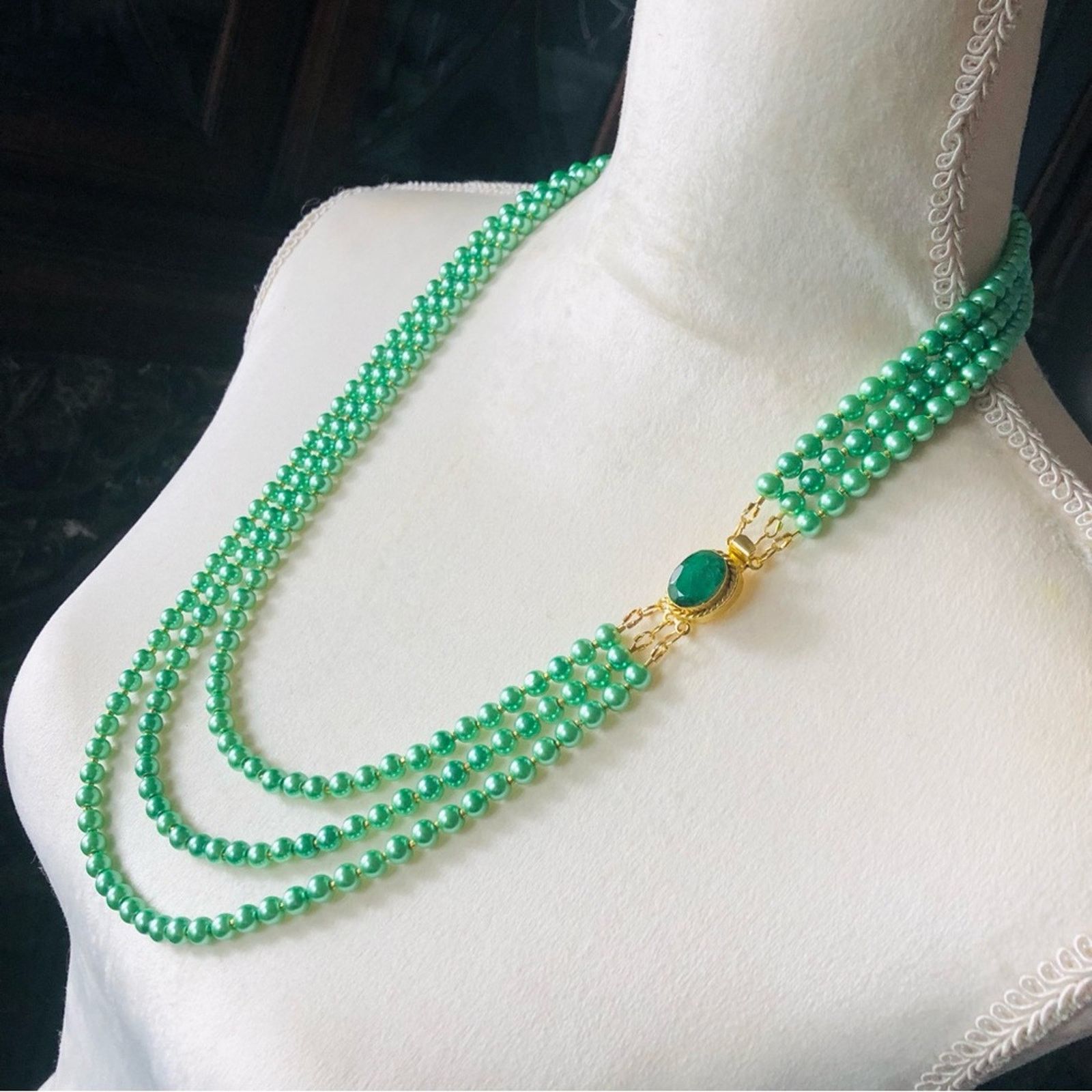Handmade Handcrafted triple strand glass pearl emerald clasp neckla Size ONE SIZE - 4 Thumbnail