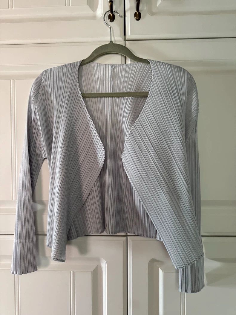 Issey Miyake Issey Miyake size:3 A light grey cardigan Size S / US 4 / IT 40 - 1 Thumbnail