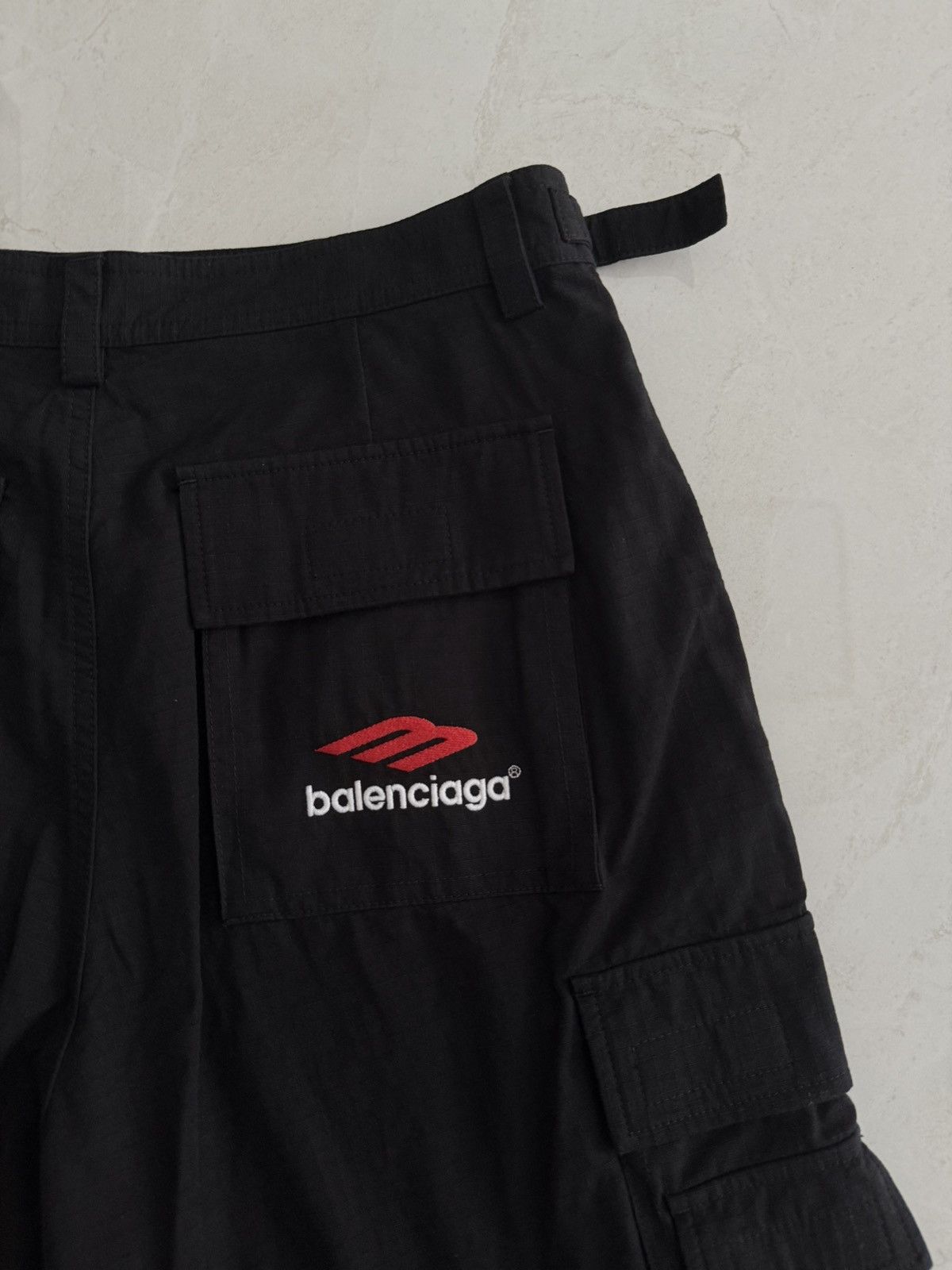 Balenciaga Balenciaga FW23 Cargo Oakley Logo Shorts Sz.48 Size US 32 / EU 48 - 5 Thumbnail