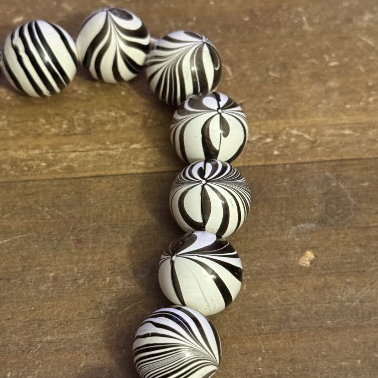 Vintage Vintage white and black striped bead collar necklace Size ONE SIZE - 5 Thumbnail
