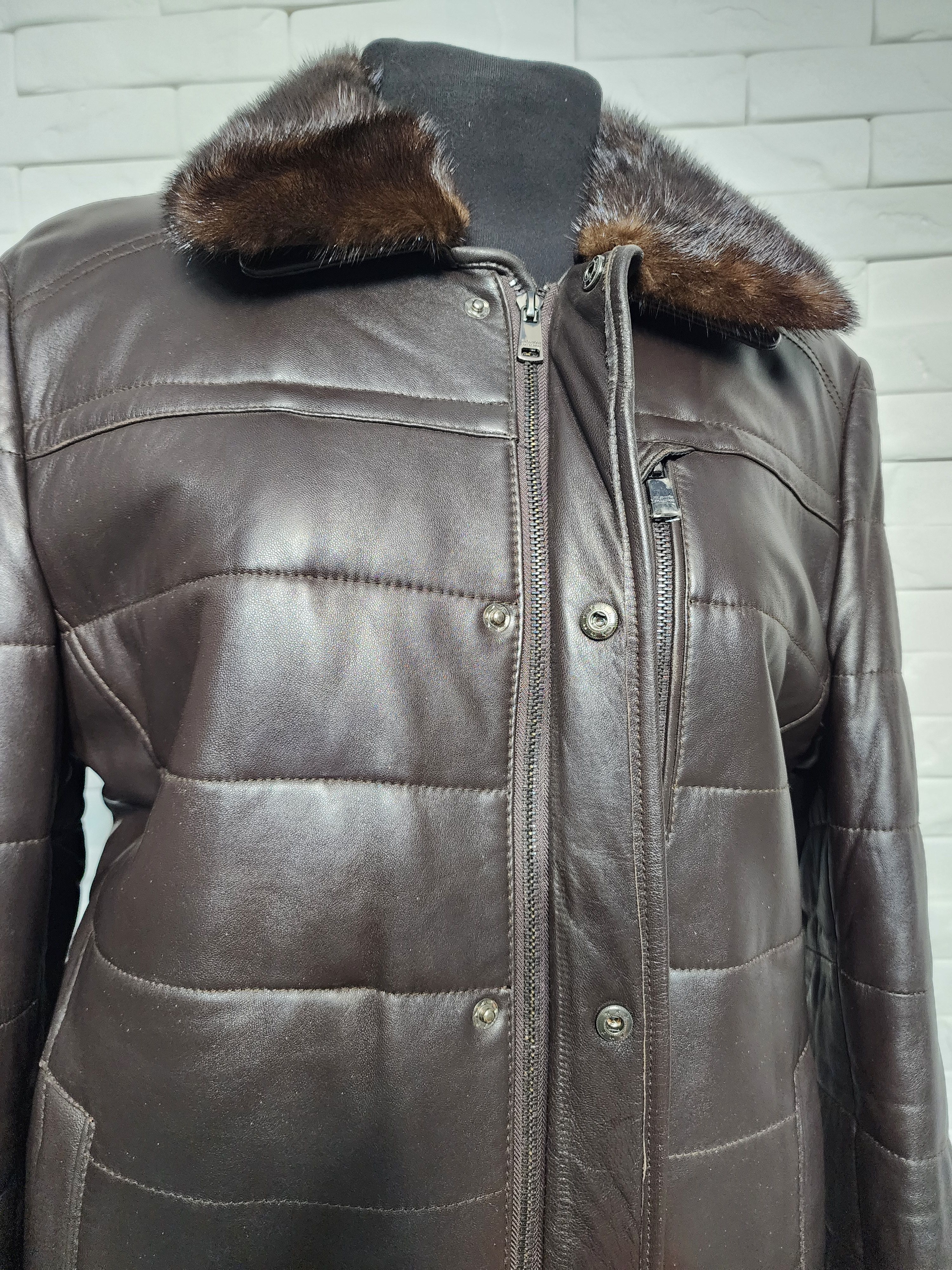 Uniqlo Men's Brown Sheepskin Coat: Genuine Fur, Plastic Zipper Size US L / EU 52-54 / 3 - 7 Thumbnail