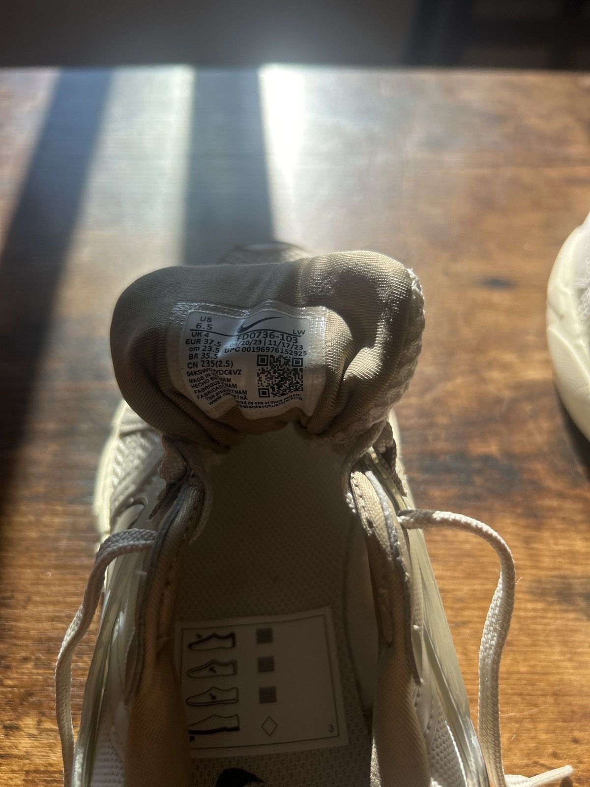 Nike W Nike V2K RUN Size US 6.5 / IT 36.5 - 3 Thumbnail