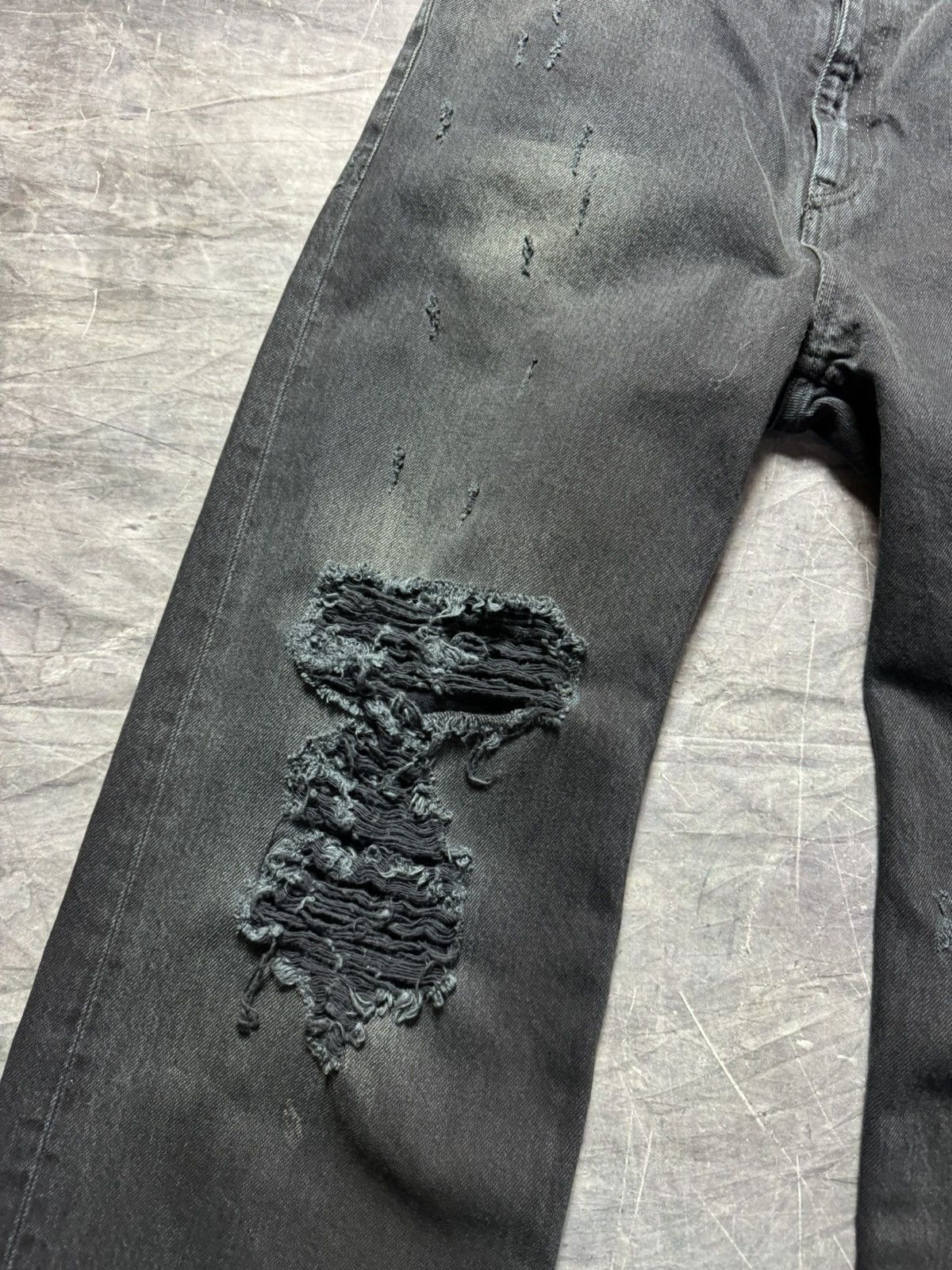 Balenciaga Balenciaga Destroyed Dirty Denim Jeans in Black Size US 30 / EU 46 - 3 Thumbnail