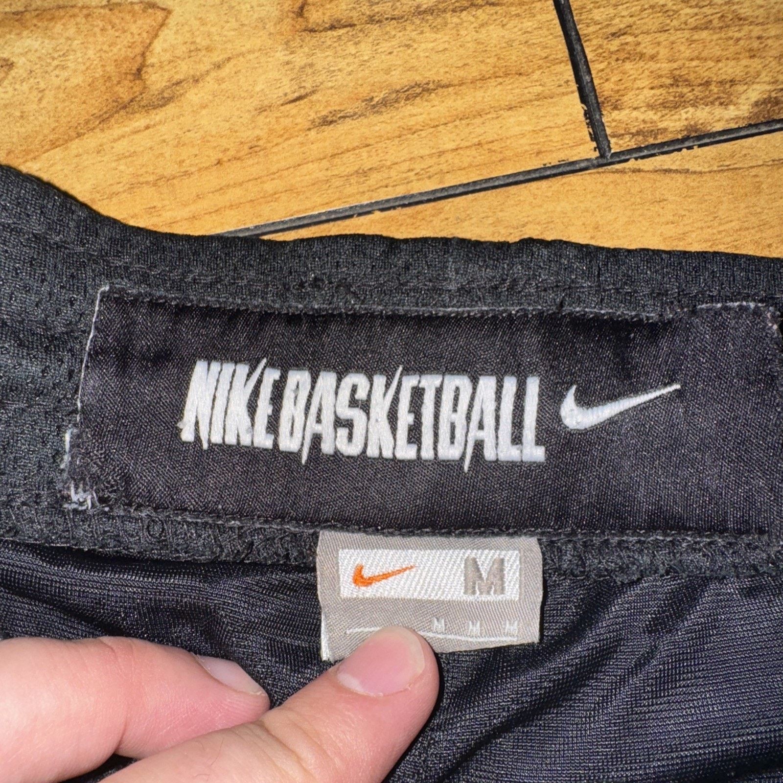 Nike Vintage Nike Basketball Shorts Black Medium 38x10 Measured Size US 38 / EU 54 - 4 Thumbnail