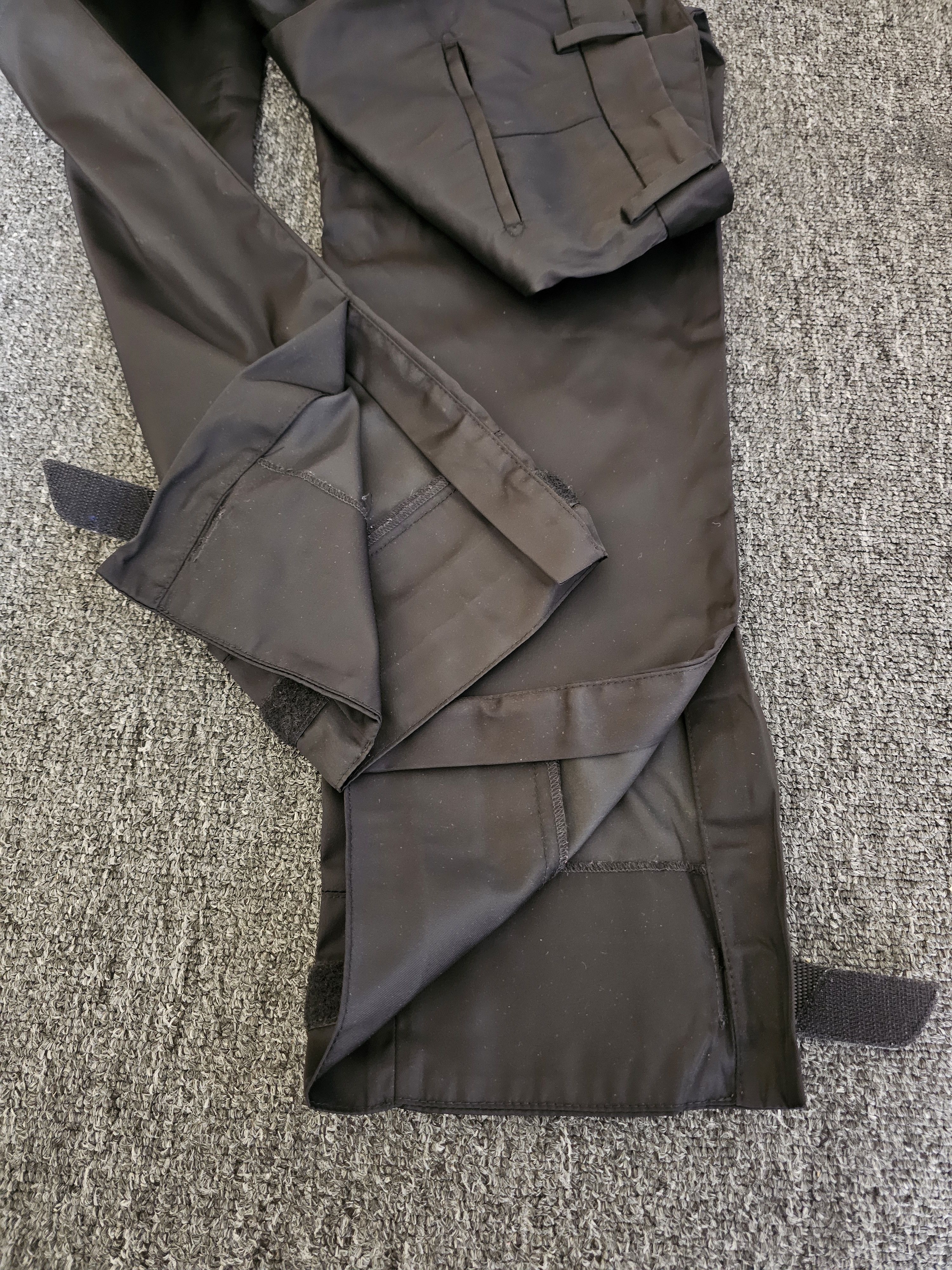 Prada PRADA Black Waterproof Glossy Casual Pants Size 46 Size US 30 / EU 46 - 9 Thumbnail