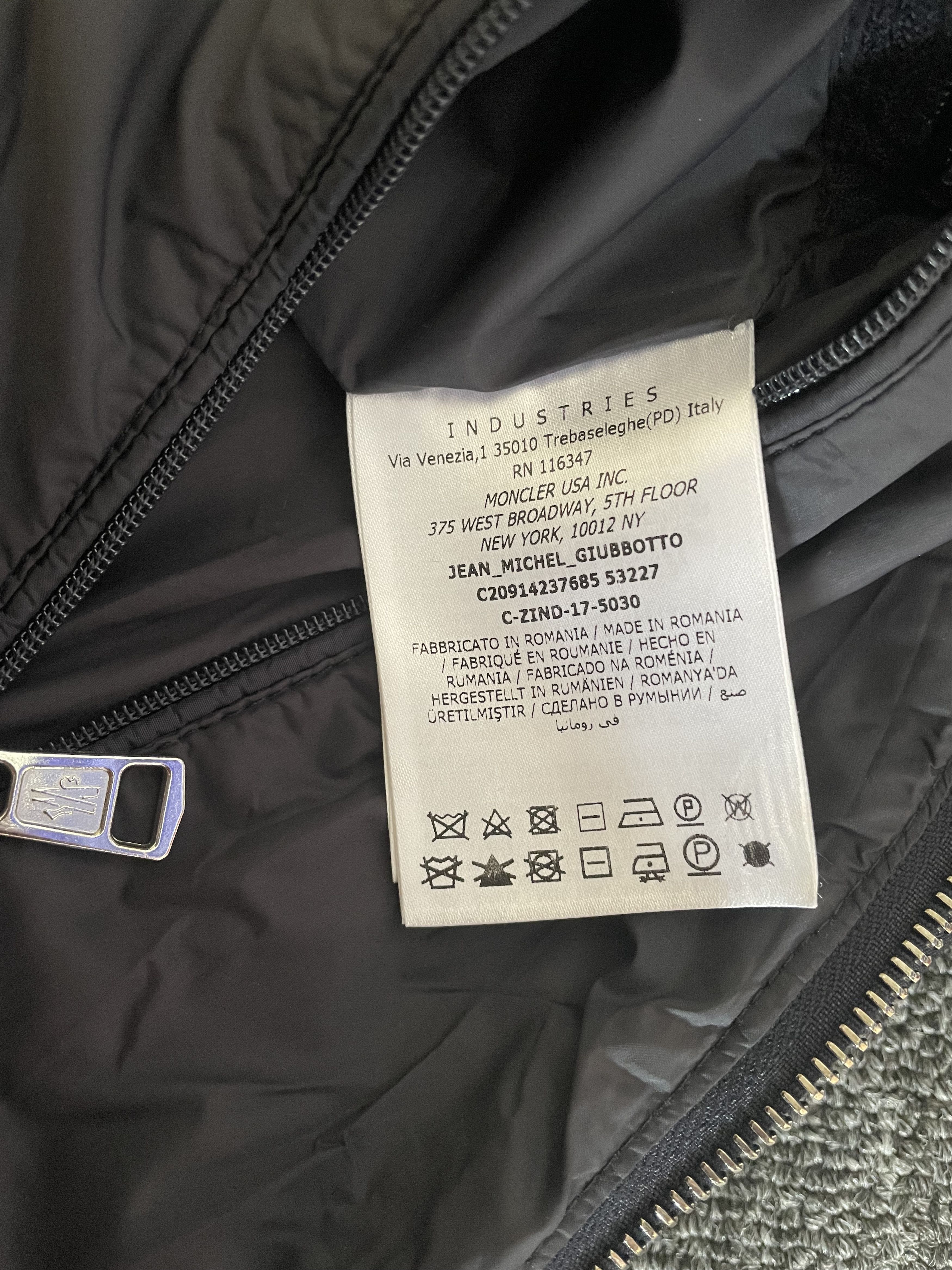 Moncler Moncler dark down jacket size 5/XXL Size US XXL / EU 58 / 5 - 9 Thumbnail