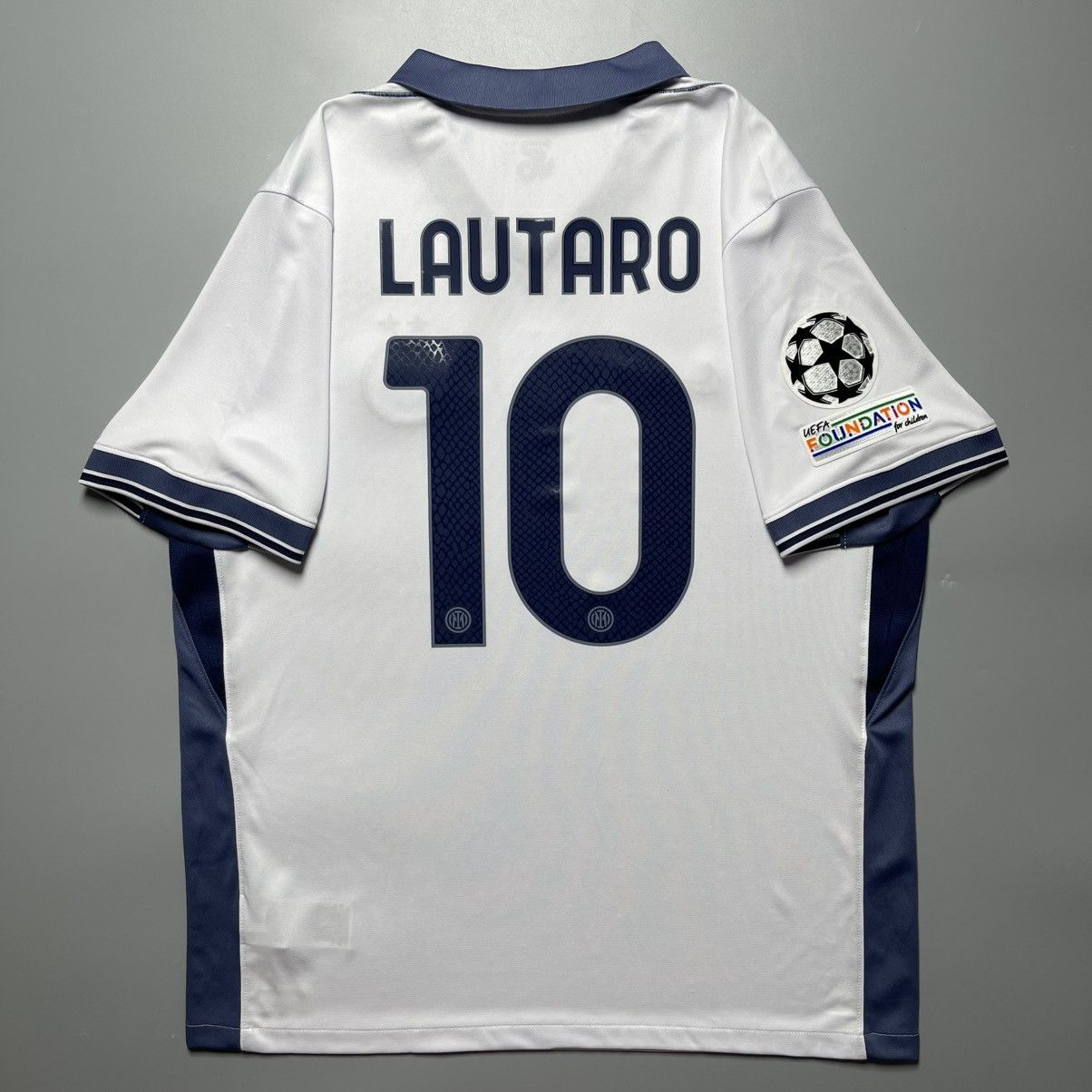 Vintage INTER NIKE 2024/2025 FOOTBALL AWAY JERSEY #10 MARTINEZ Size US XL / EU 56 / 4 - 1 Thumbnail