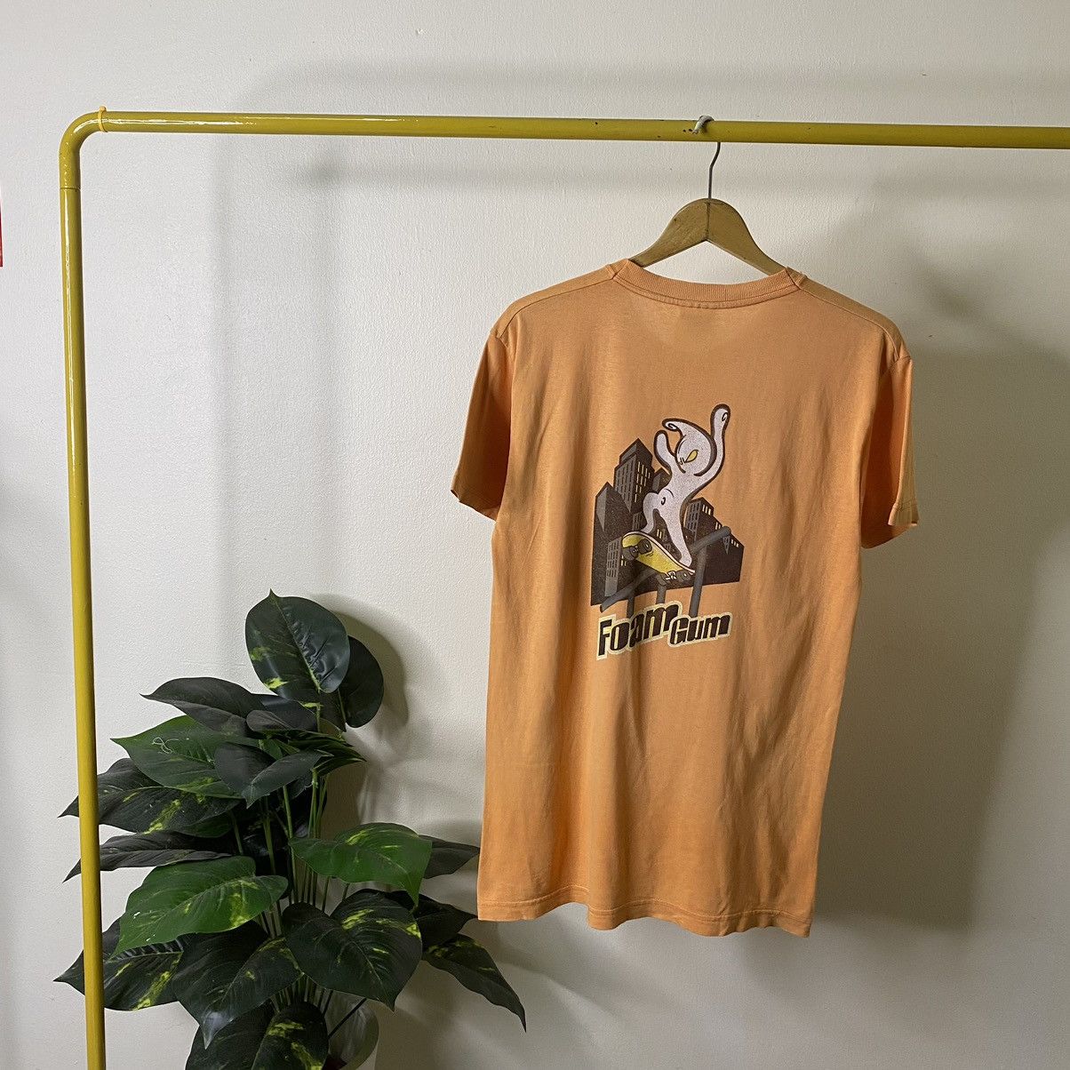 Blind Skateboards × JNCO × Vintage Vintage 1990s Foam Gum Skateboard Faded Tee Size US S / EU 44-46 / 1 - 1 Thumbnail