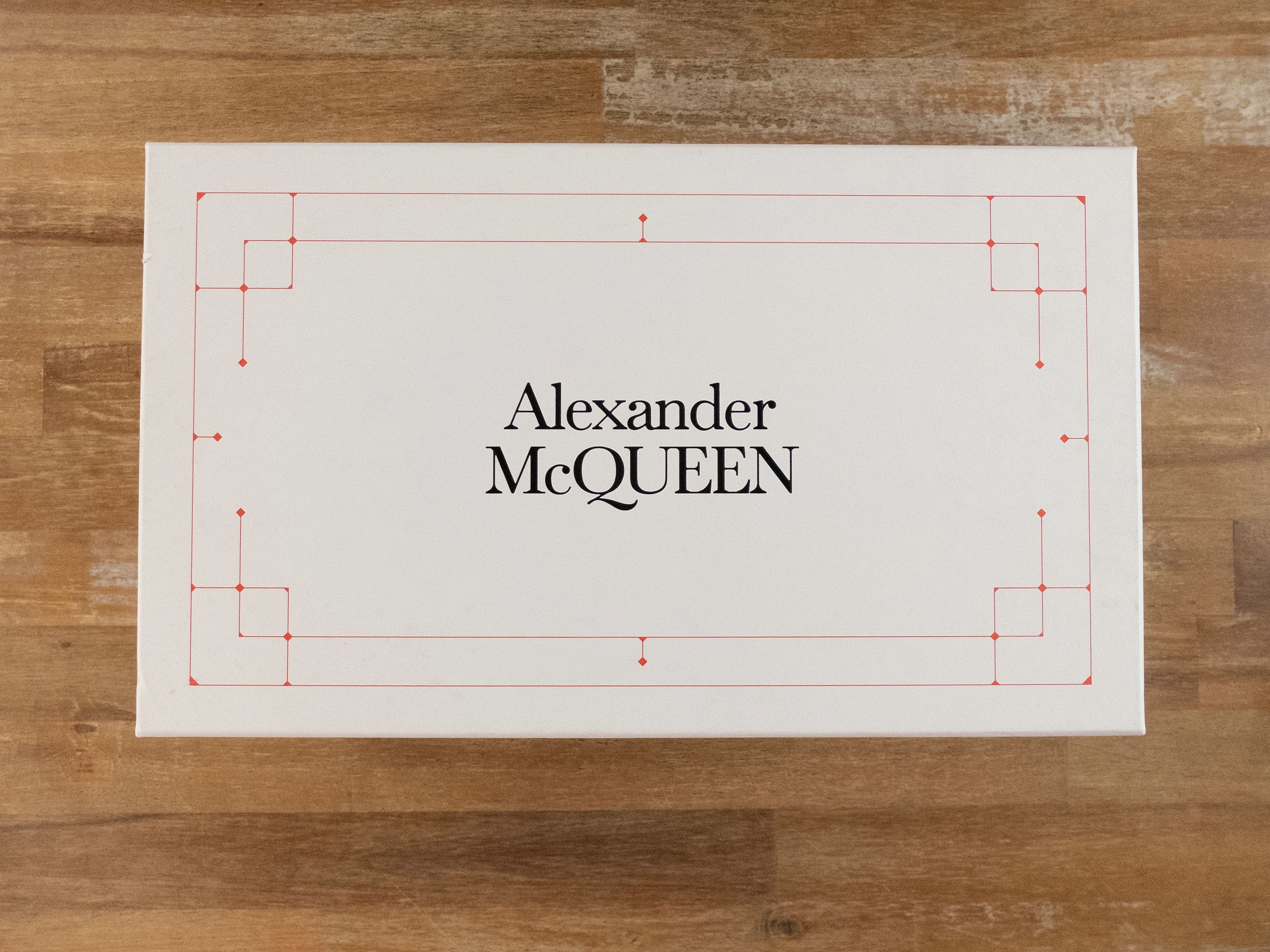Alexander McQueen ALEXANDER MCQUEEN black leather flat mules 37 q Size US 7 / IT 37 - 10 Thumbnail