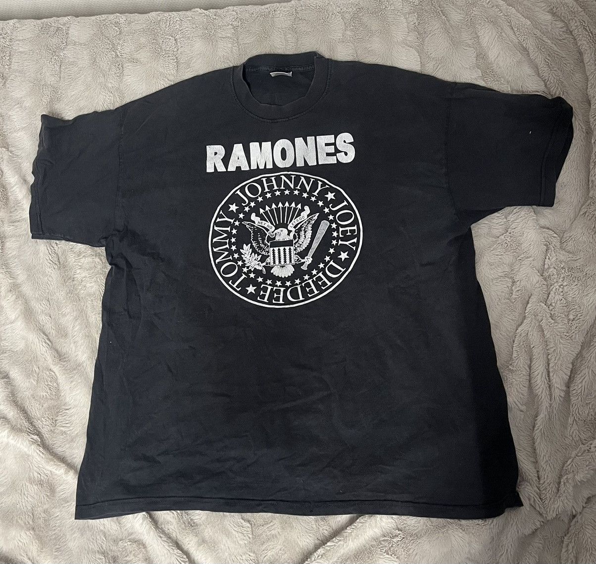 Fruit Of The Loom Ramones 2005 Vintage T-shirt Size US L / EU 52-54 / 3 - 1 Thumbnail