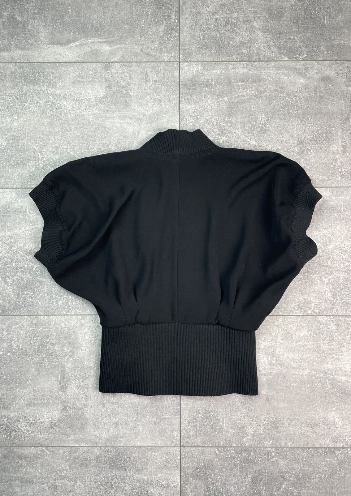 Louis Vuitton Louis Vuitton Uniform Mock Sleeve Full Zip Top Size XXS / US 00 / IT 34 - 2 Thumbnail