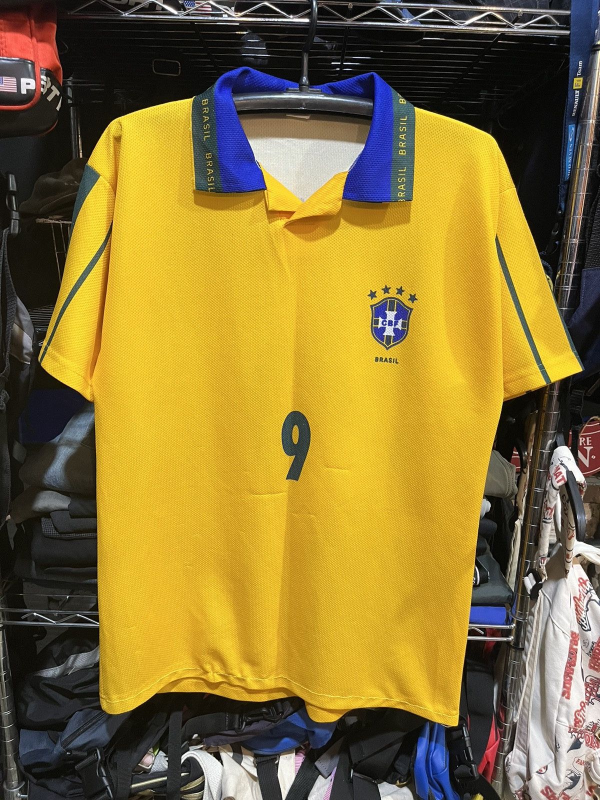 Vintage Ronaldo R9 Brasil Football Team Tee Bootleg 90s Size US L / EU 52-54 / 3 - 2 Thumbnail