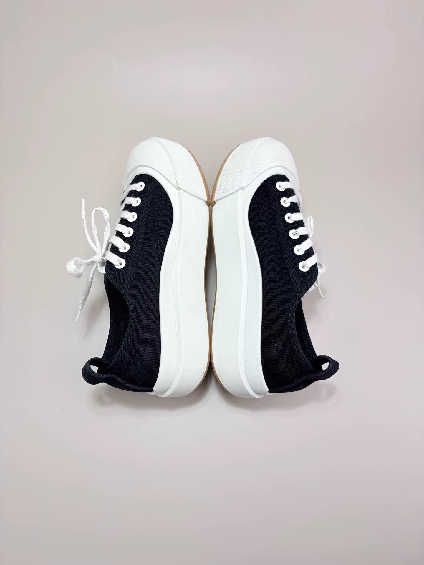 Bottega Veneta Bottega Veneta BV Black & White Platform Sneakers K1 Size US 10 / EU 43 - 5 Thumbnail
