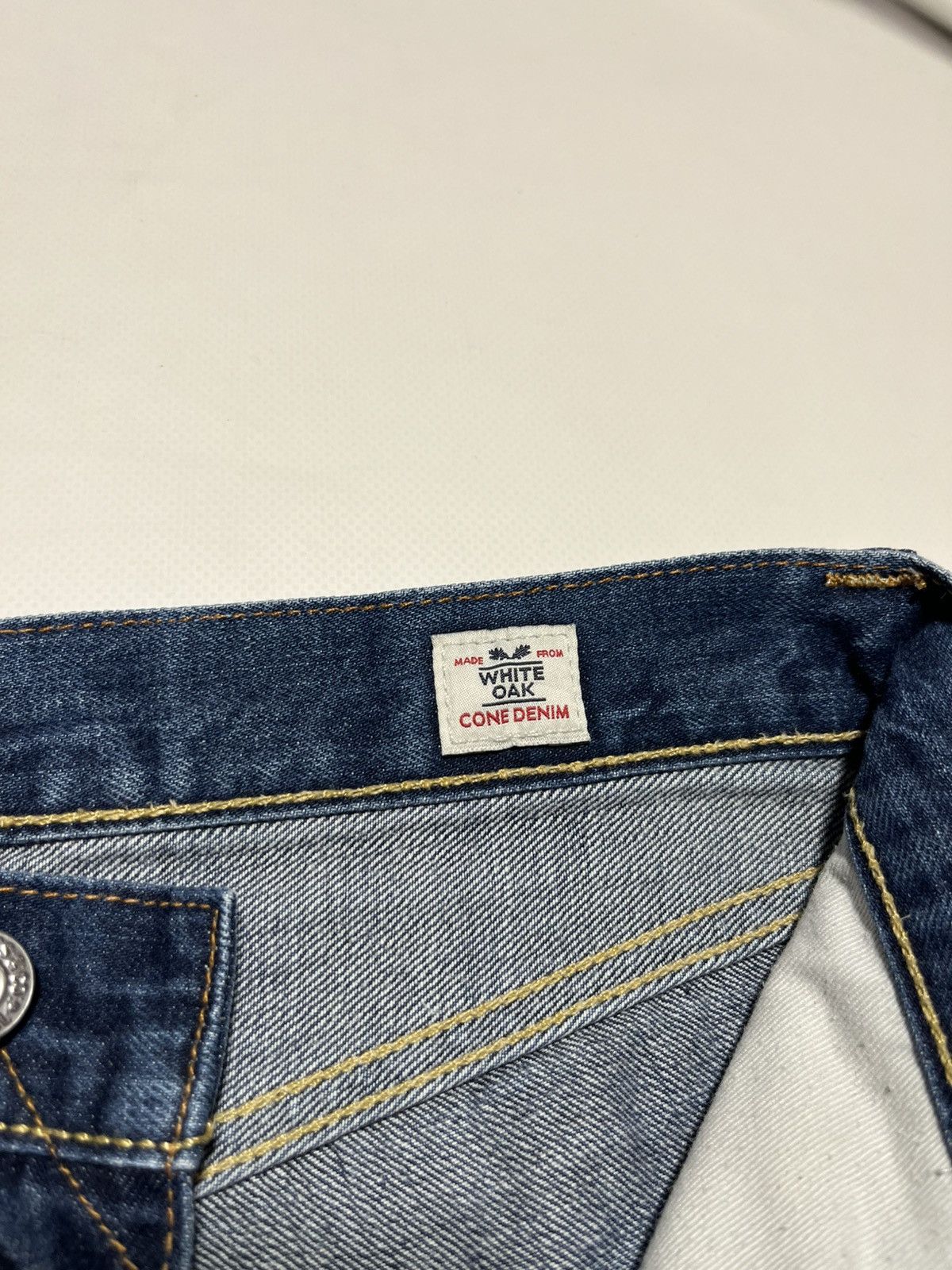 Levi's Vintage Clothing Vintage Levi’s 501 WhiteOak ConeDenim Selvedge VStitch Jeans Size US 30 / EU 46 - 12 Thumbnail