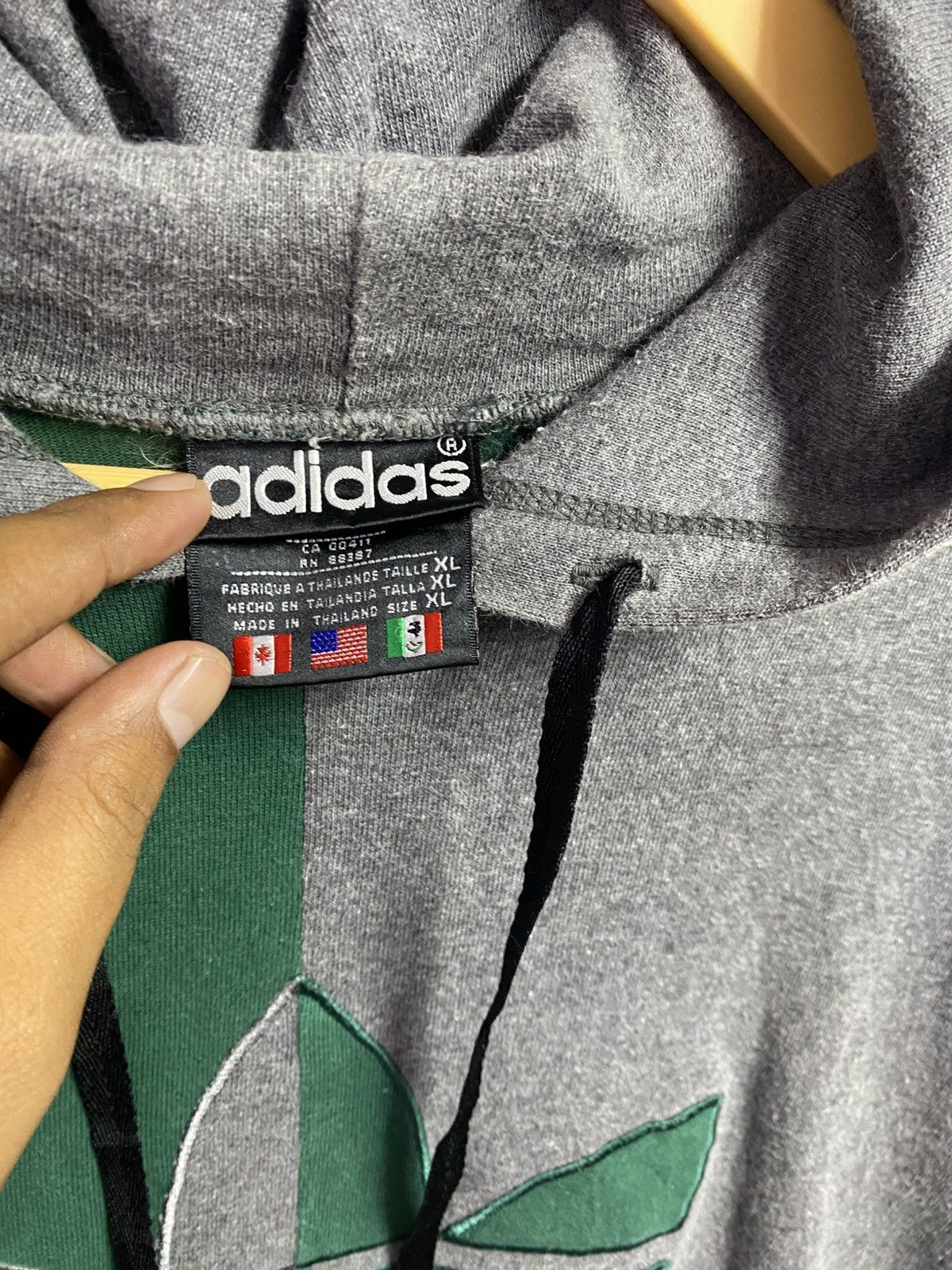 Adidas Vintage Adidas big logo hoodie Size US XXL / EU 58 / 5 - 3 Thumbnail