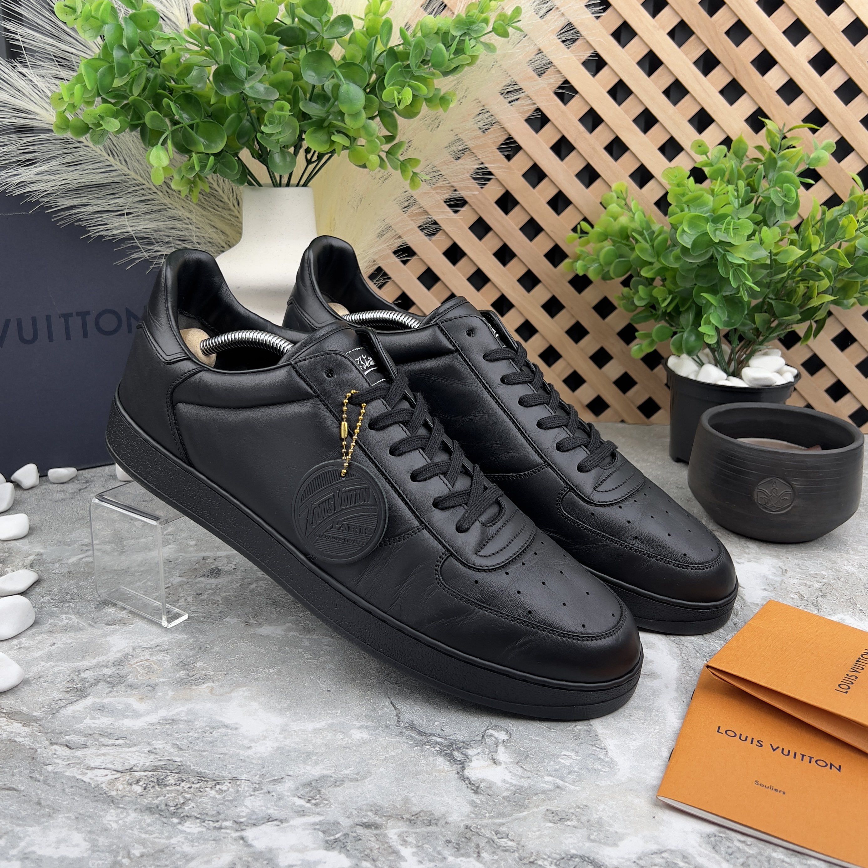 Louis Vuitton Authentic Louis Vuitton Rivoli Sneakers Leather Size US 11.5 / EU 44-45 - 1 Thumbnail