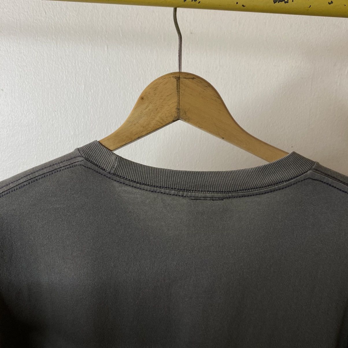 Vintage Vintage 2000s Skoold in Korectnuss Hypebeast Streetwear Tee Size US XL / EU 56 / 4 - 8 Thumbnail