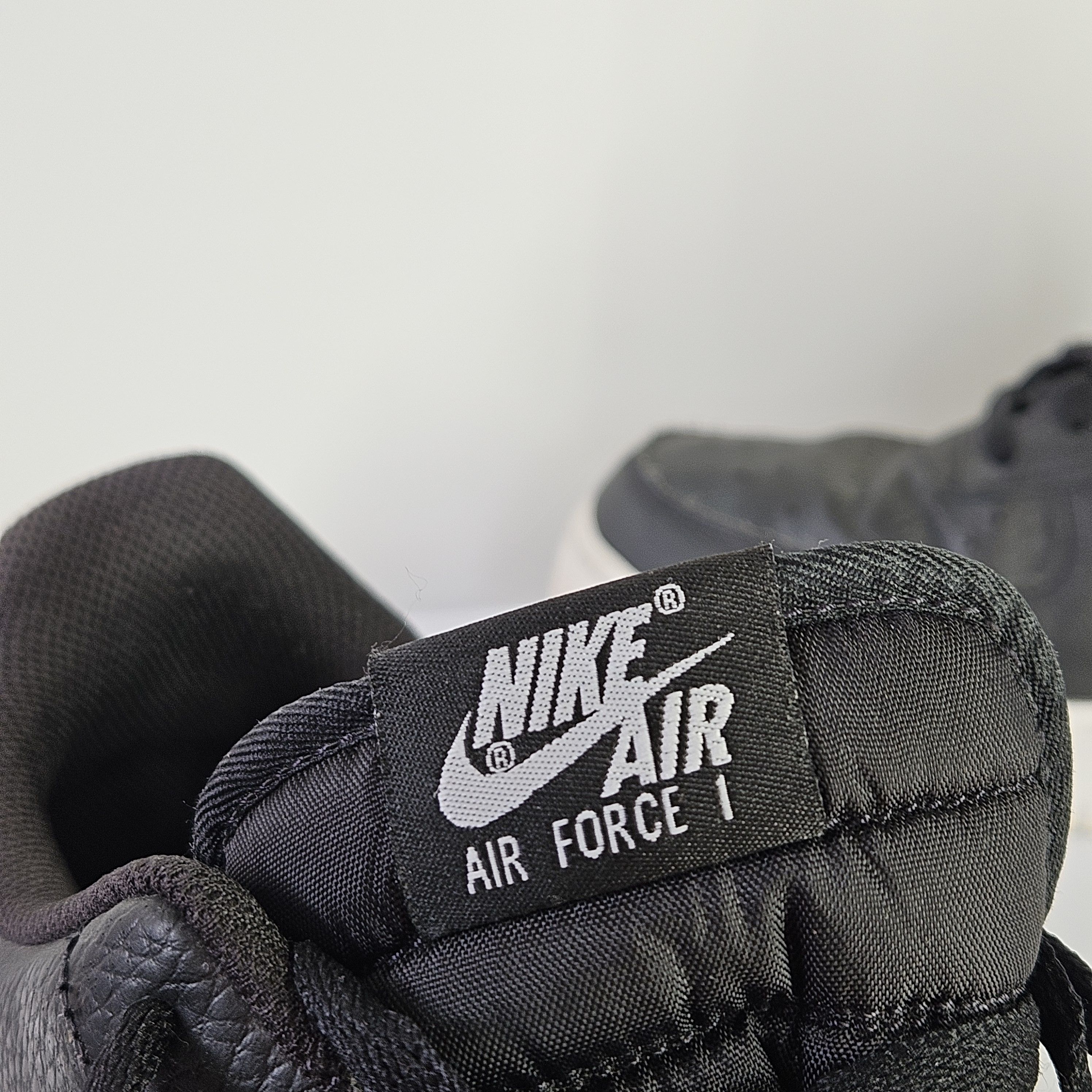 Nike Nike Men's 13 Sneakers Air Force 1 '07 Black White Pebbled Size US 13 / EU 46 - 10 Thumbnail