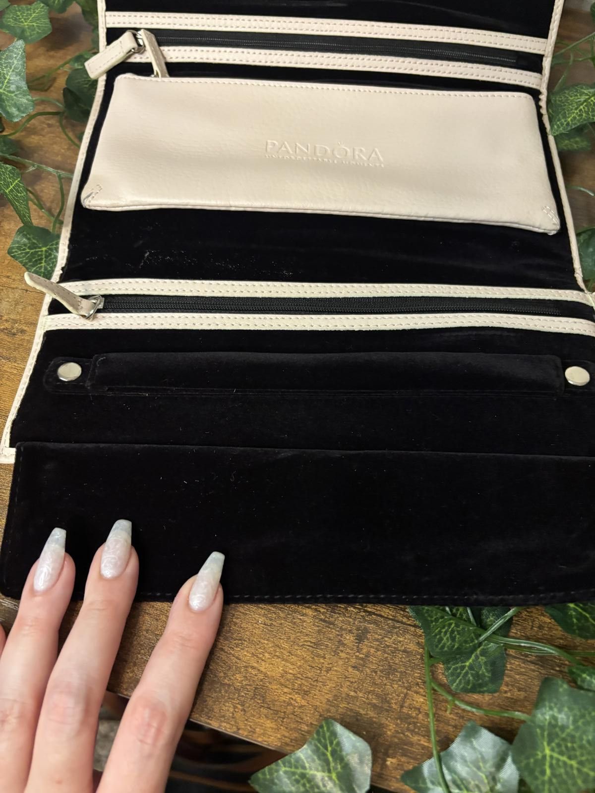 pandora Pandora Cream & Black Leather Jewelry Holder Velvet Interior Size ONE SIZE - 8 Thumbnail