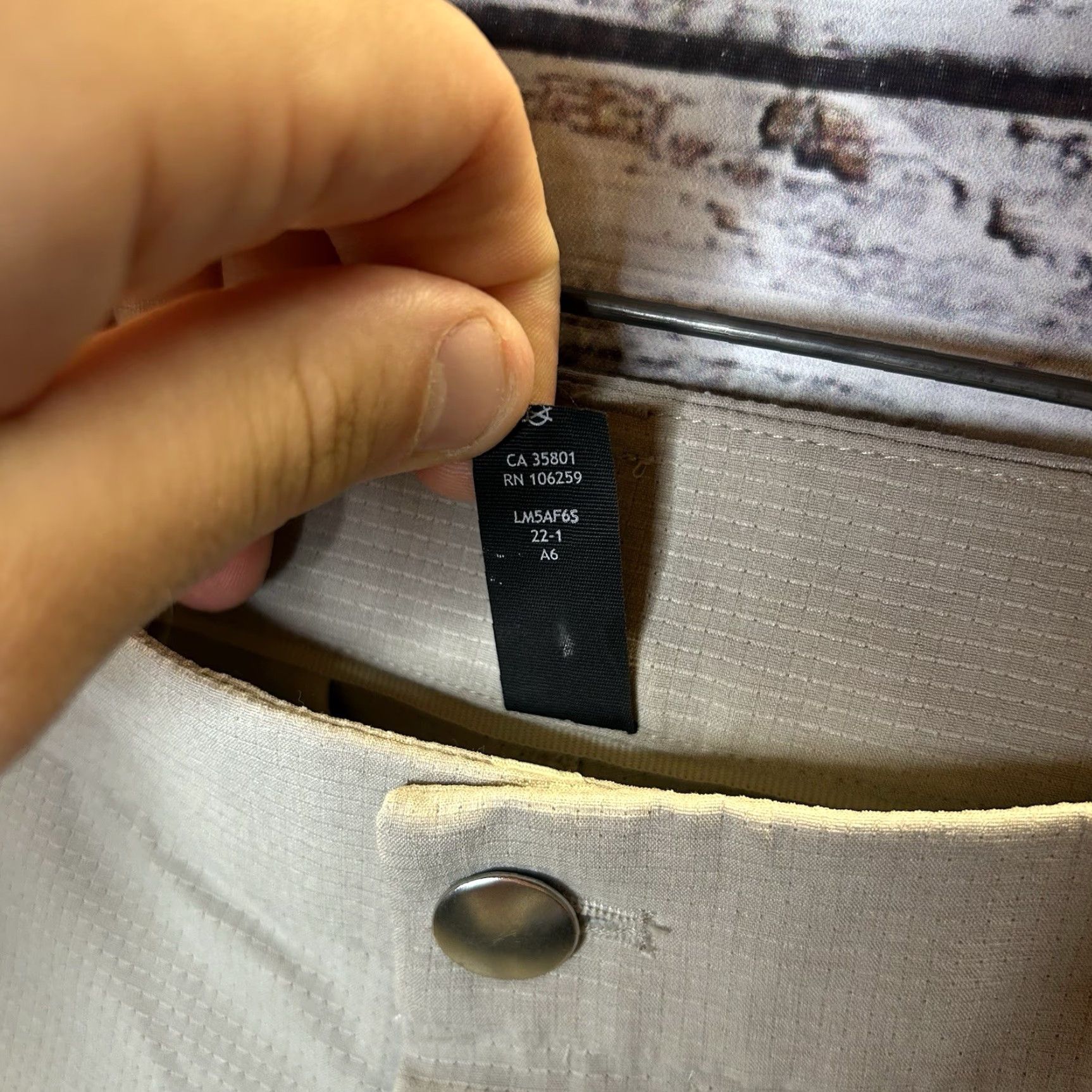 Lululemon Lululemon Commission Slim Fit Pant VENTLIGHT Straight Leg Chino Pants 35x33 Gray / Beige Mens Size US 35 - 7 Thumbnail