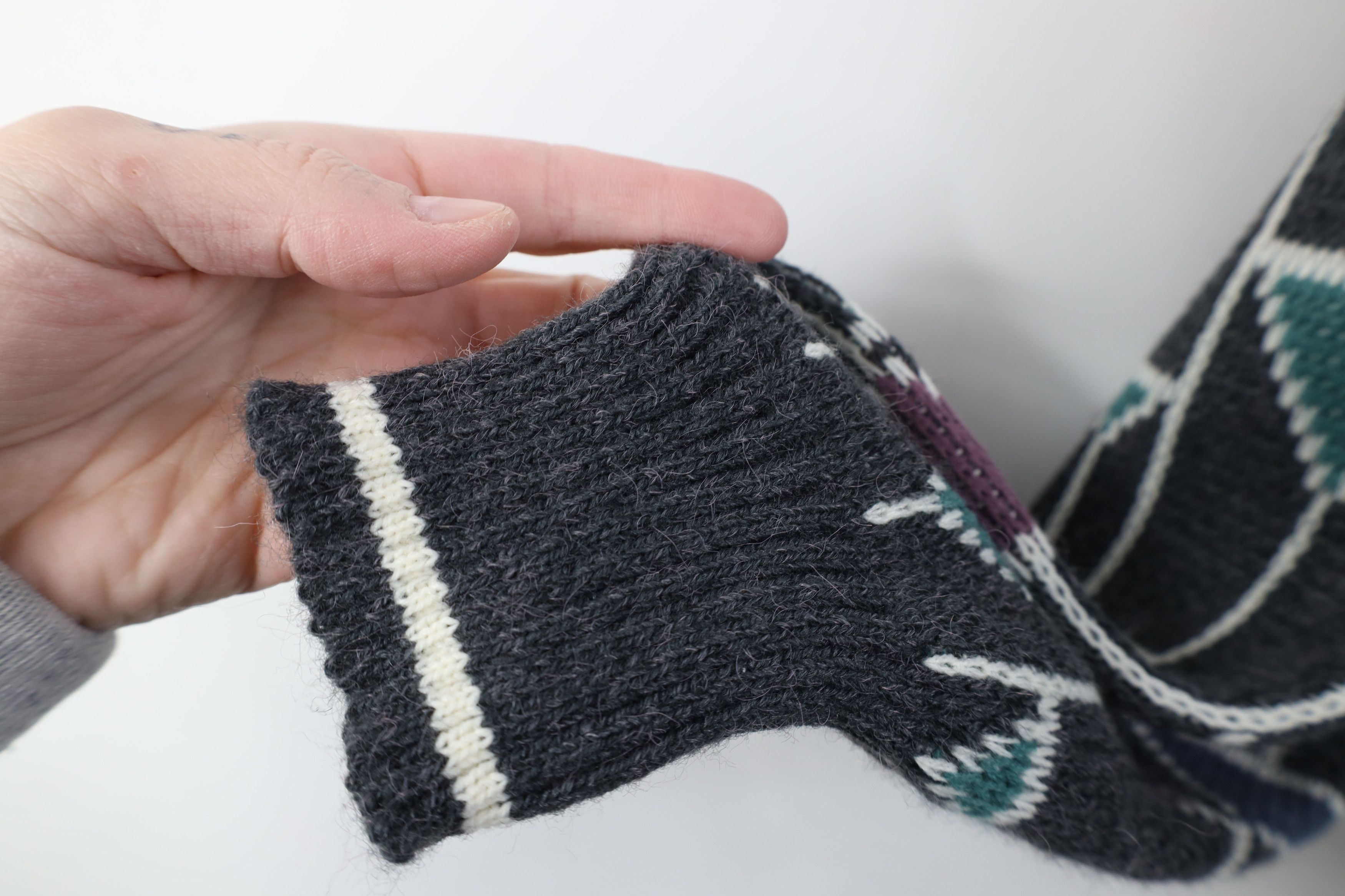 Vintage Vintage 90s Streetwear Triangle Knit Crewneck Sweater Size US L / EU 52-54 / 3 - 6 Thumbnail