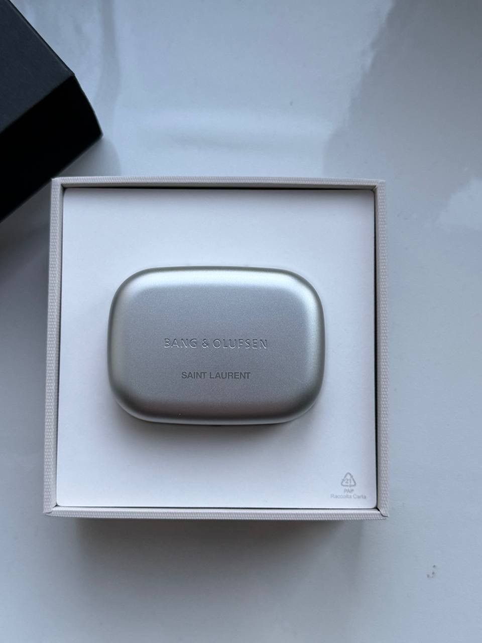 Yves Saint Laurent Yves Saint Laurent Headphones Size ONE SIZE - 3 Thumbnail