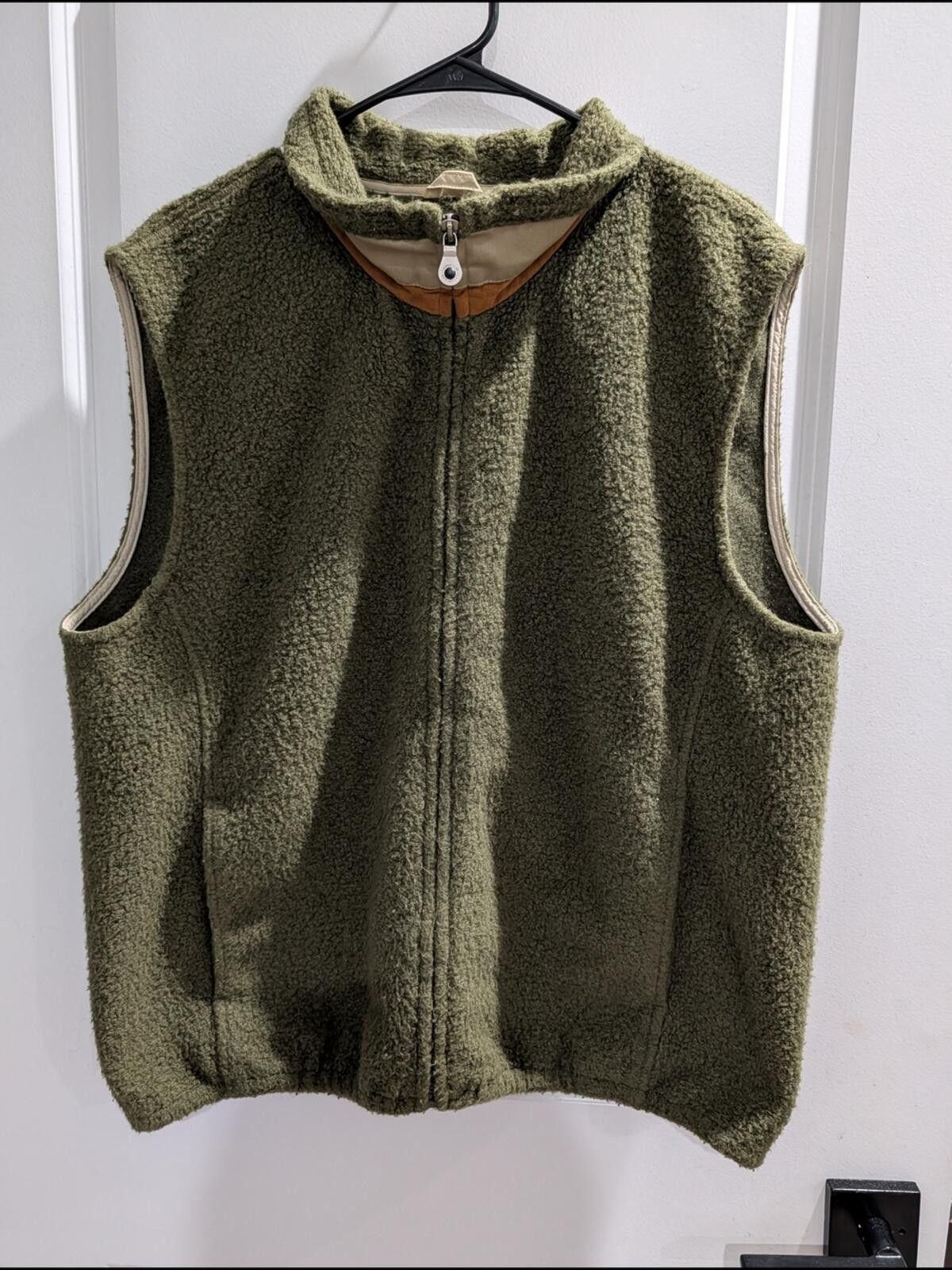 Lands' End Lands' End Olive Green Sherpa Fleece Vest with Contrast Trim Size US L / EU 52-54 / 3 - 2 Thumbnail