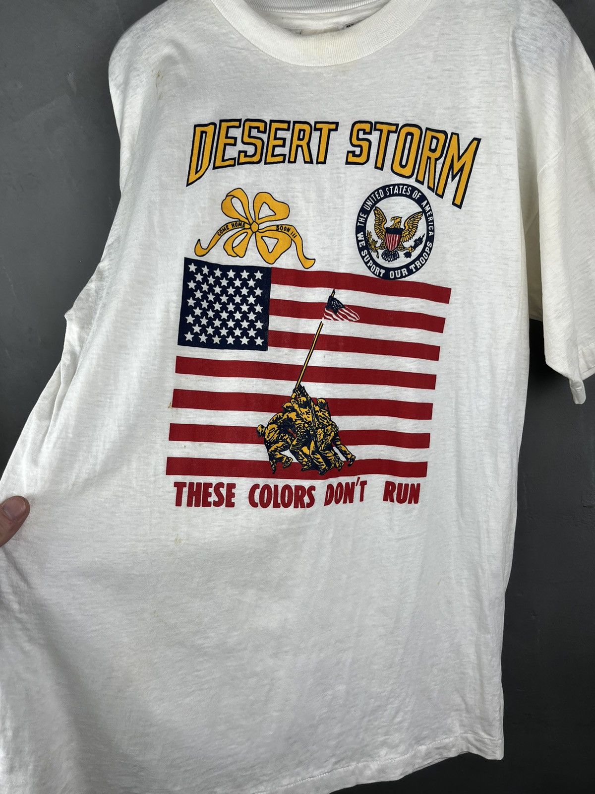 Vintage Vintage 90s USA 'Operation Desert Storm' White Tee Size US L / EU 52-54 / 3 - 7 Thumbnail