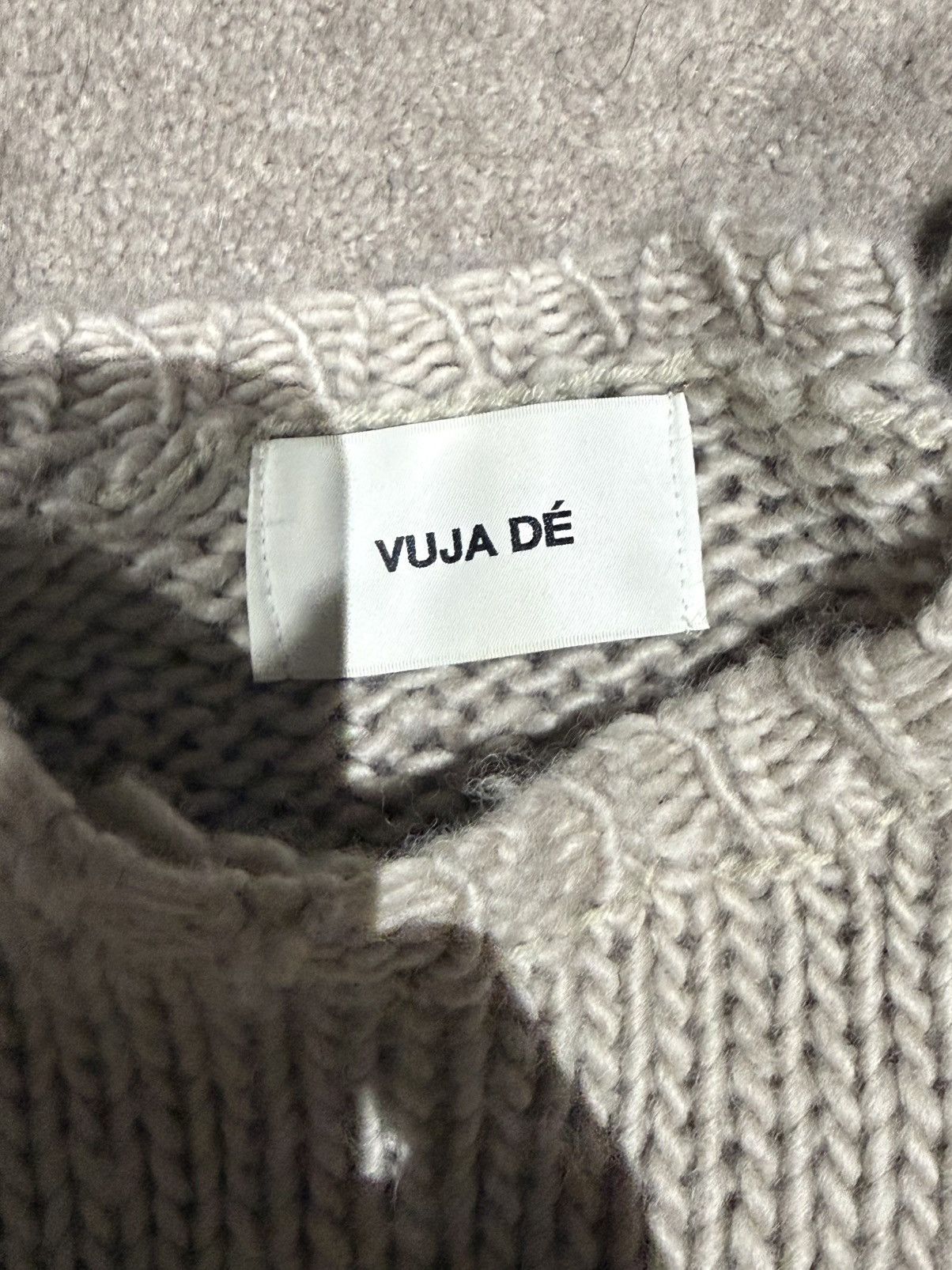 Vuja De Vuja De Low Gauge Knit in Ivory Size US S / EU 44-46 / 1 - 2 Thumbnail