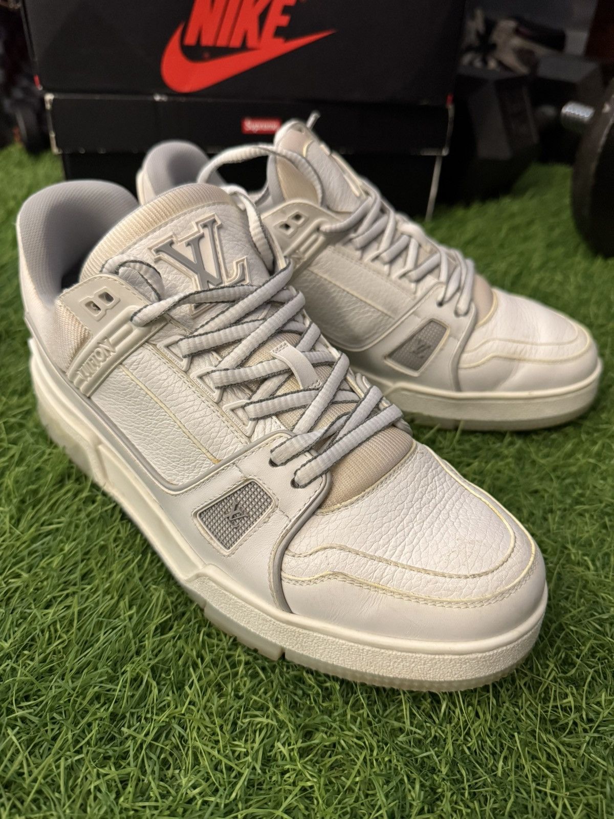 Louis Vuitton Louis Vuitton x Virgil Abloh White/Cream Sneakers Size US 9.5 / EU 42-43 - 2 Thumbnail