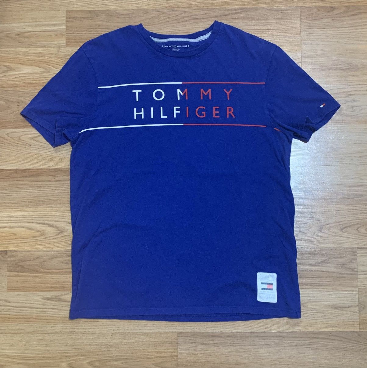 Tommy Hilfiger Sz L- Tommy Hilfiger Tee Size US L / EU 52-54 / 3 - 1 Thumbnail