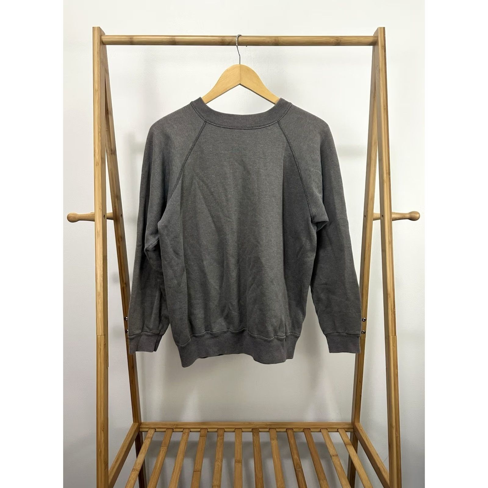 Hanes VTG 80s Hanes Gradient Sun Faded Worn Raglan Sweatshirt L Mens Gray Pullover Size US L / EU 52-54 / 3 - 2 Thumbnail