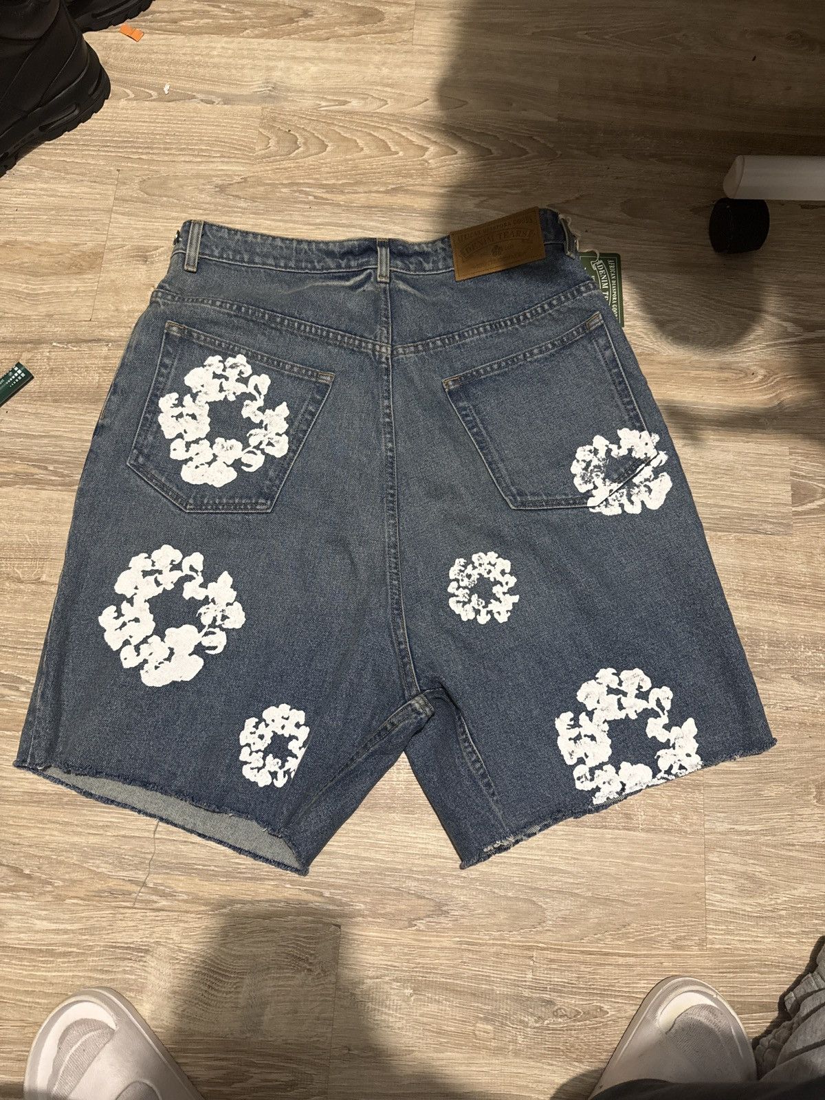 DENIM TEARS Denim Tears Short Denim Light Washed Size US 34 / EU 50 - 8 Thumbnail