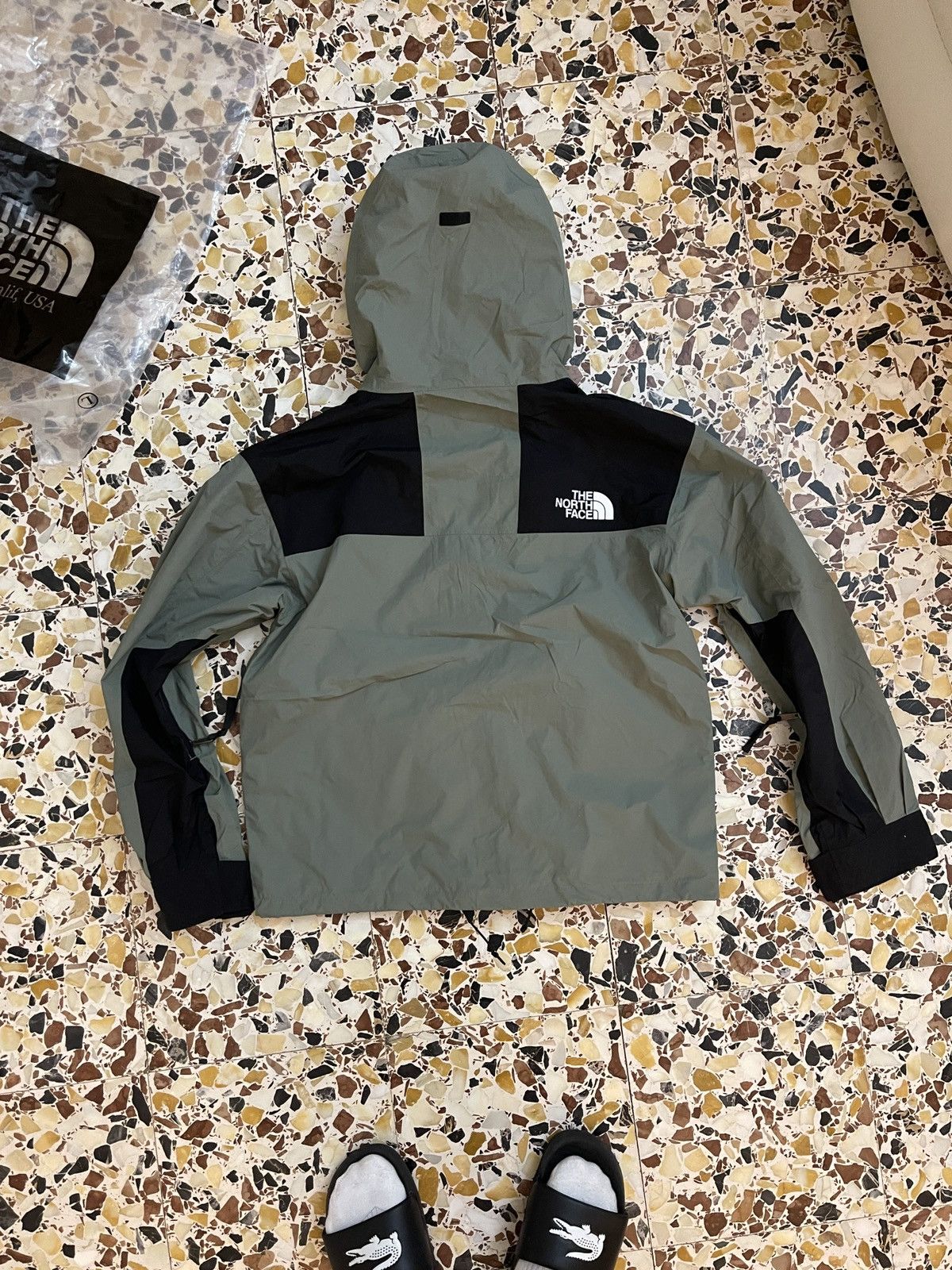 The North Face The North Face Khaki Shell Raincoat Jacket Size US M / EU 48-50 / 2 - 6 Thumbnail