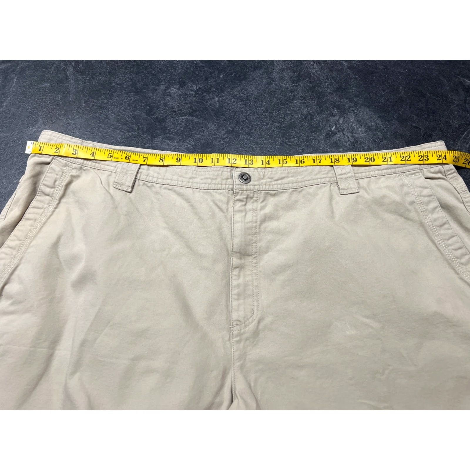 Vintage Columbia Cargo Shorts Mens 50W 9L Beige Khaki Cotton Flat Front Inseam 9in Snap Pockets Outdoor Casual Regular Size 50 Size US 34 / EU 50 - 7 Thumbnail