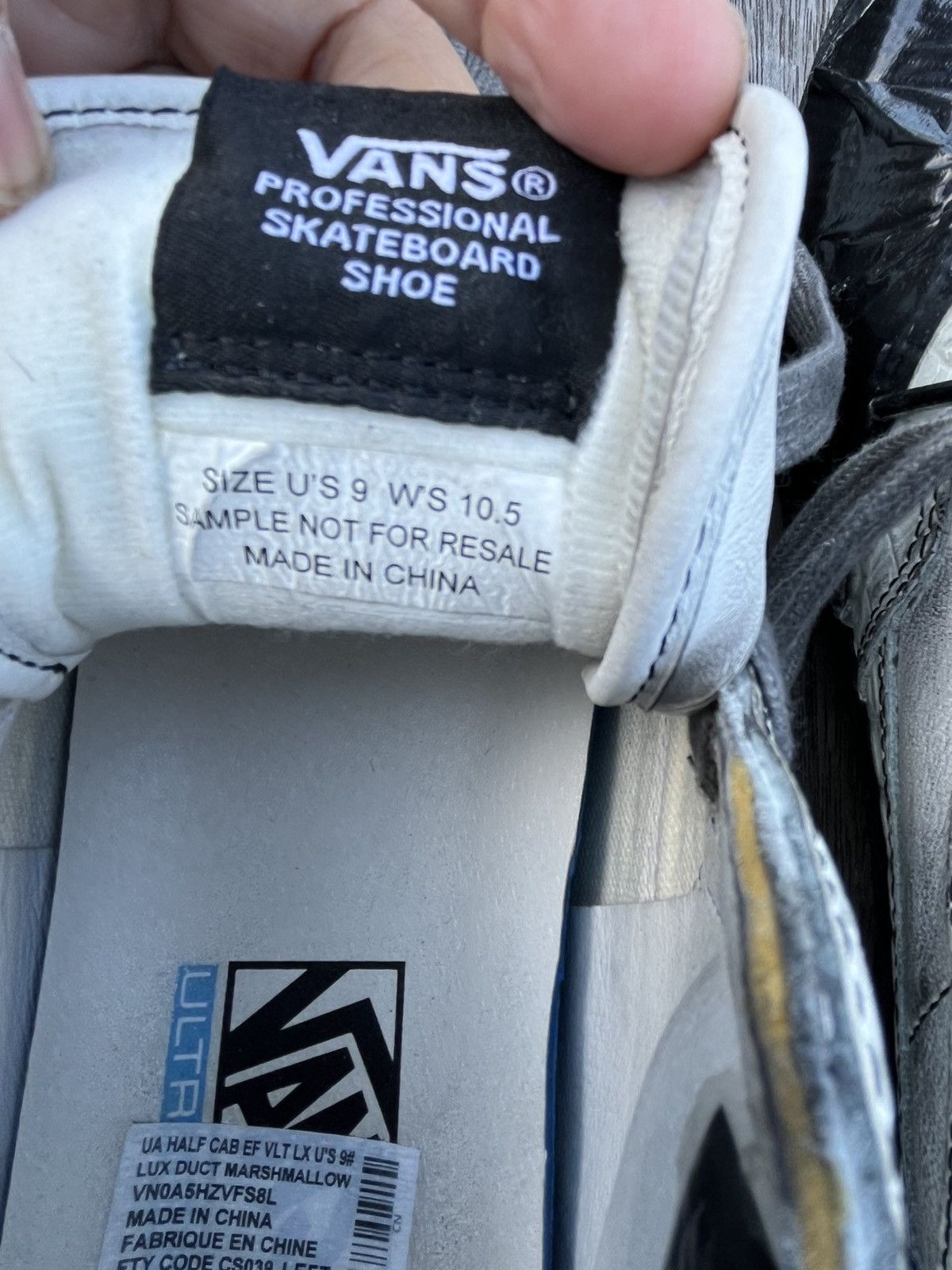 Vans Vans HALF CAB LUX DUCT MARSHMALLOW Size US 9 / EU 42 - 5 Thumbnail