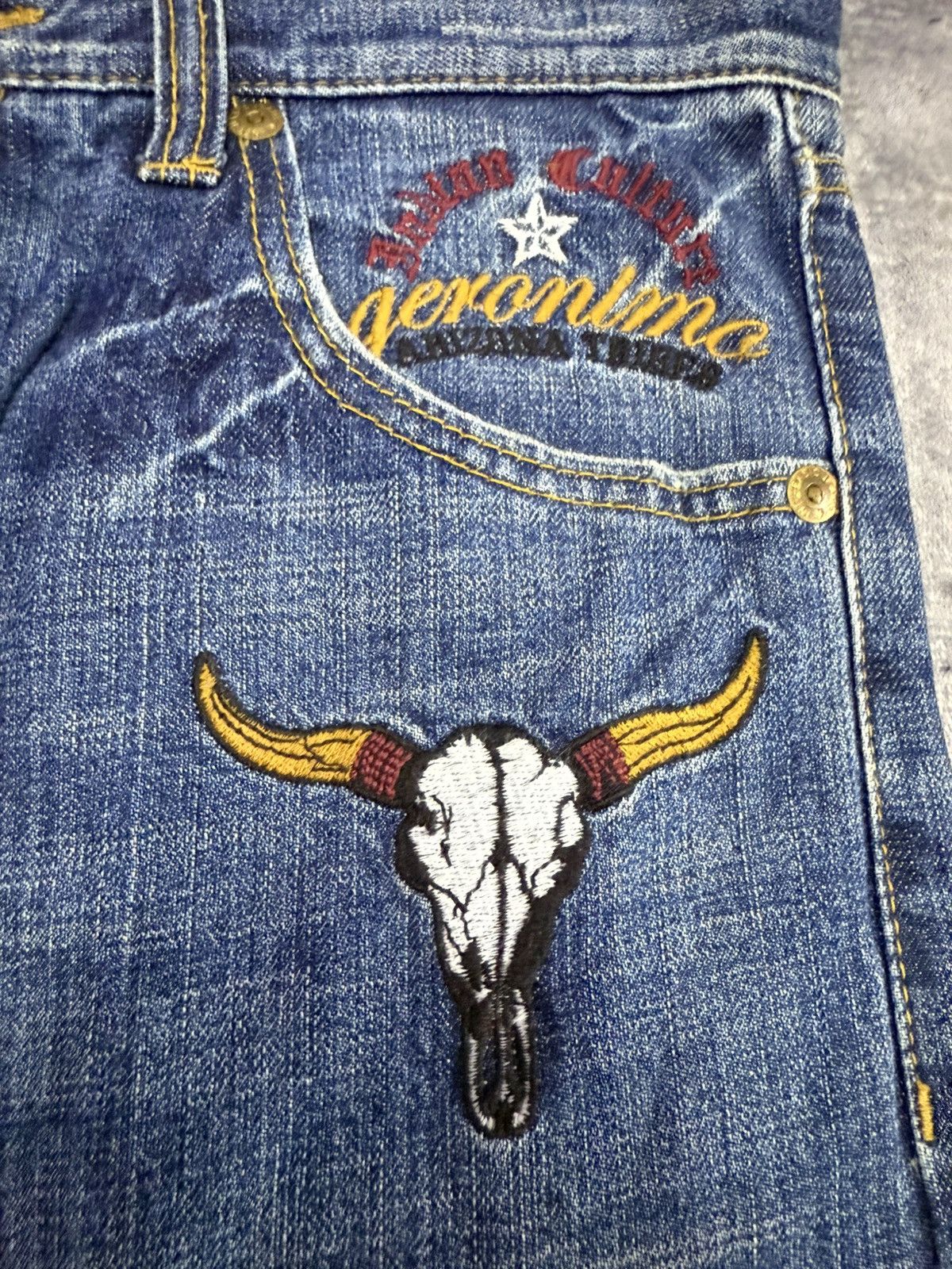 Edwin × Le Grande Bleu (L.G.B.) Gerenimo Japan Feathers Native Embroidered Distressed Jeans Size US 32 / EU 48 - 19 Thumbnail