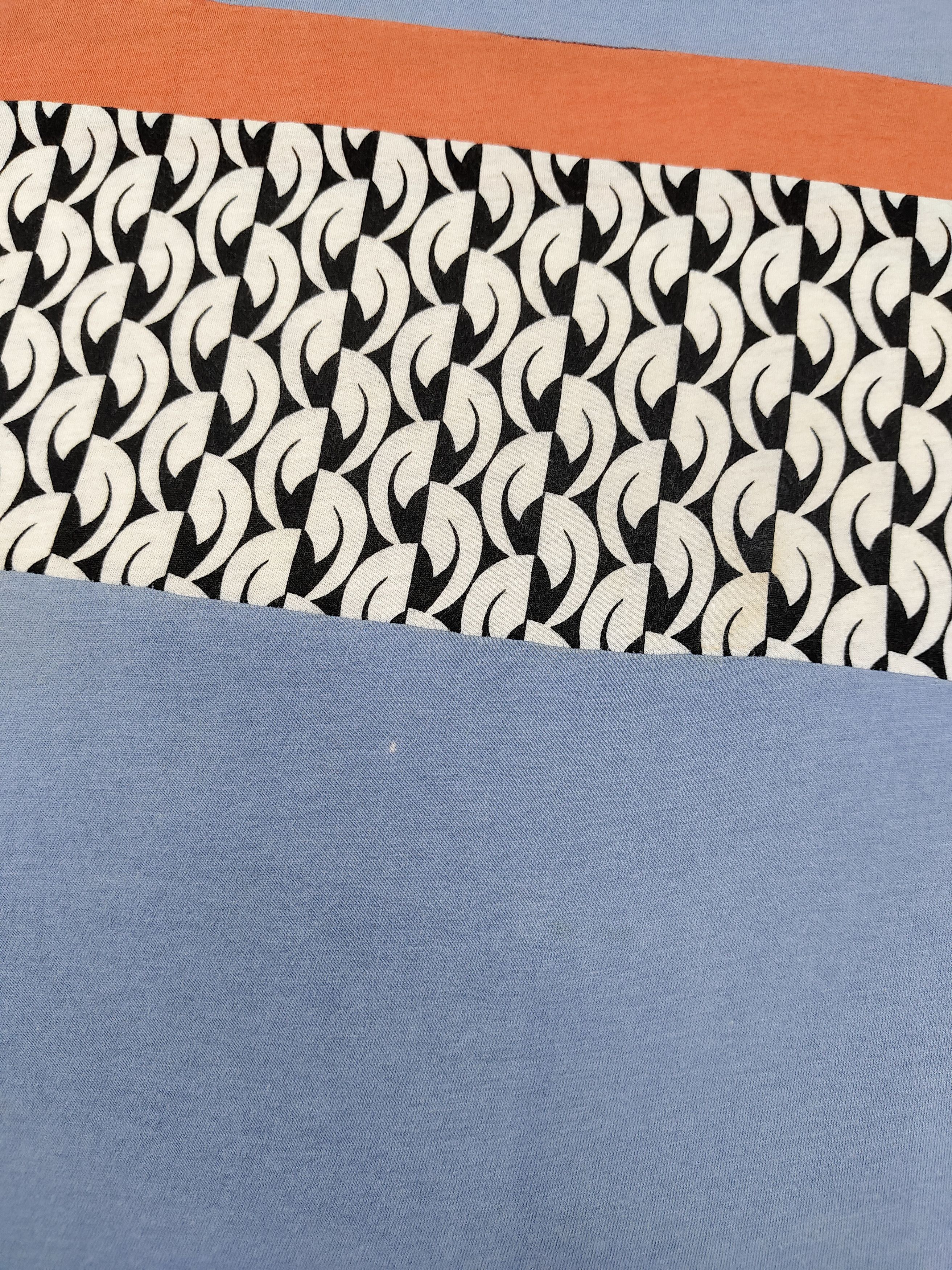 Marc by Marc Jacobs Marc Jacobs- Colorblock Geometric Monogram Panel Tshirt Size M / US 6-8 / IT 42-44 - 4 Thumbnail