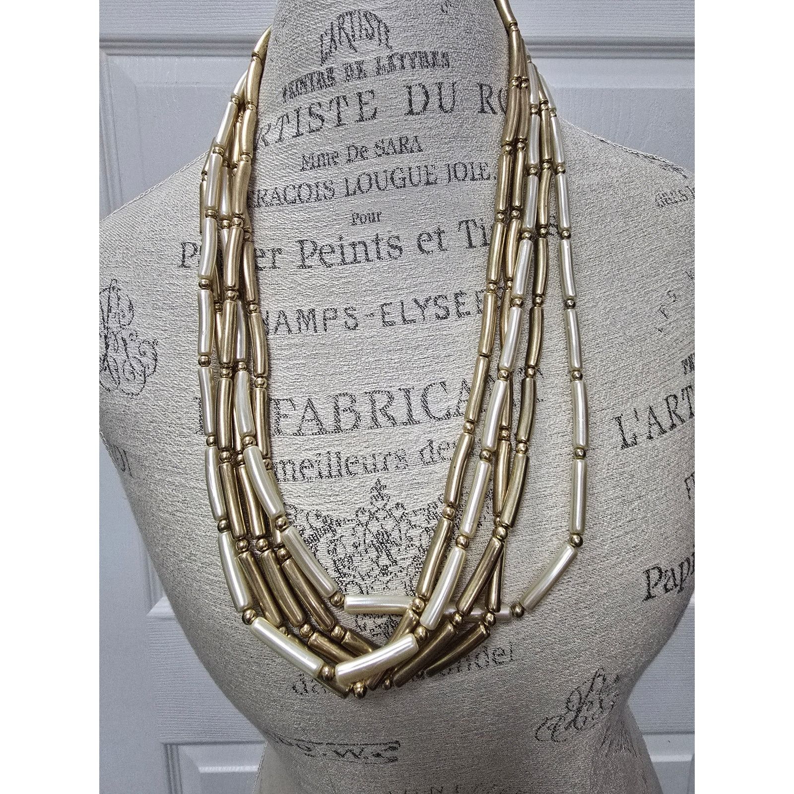 Other Vintage 5 strand Pearl & Goldtone Necklace & Earring Set Size ONE SIZE - 5 Thumbnail