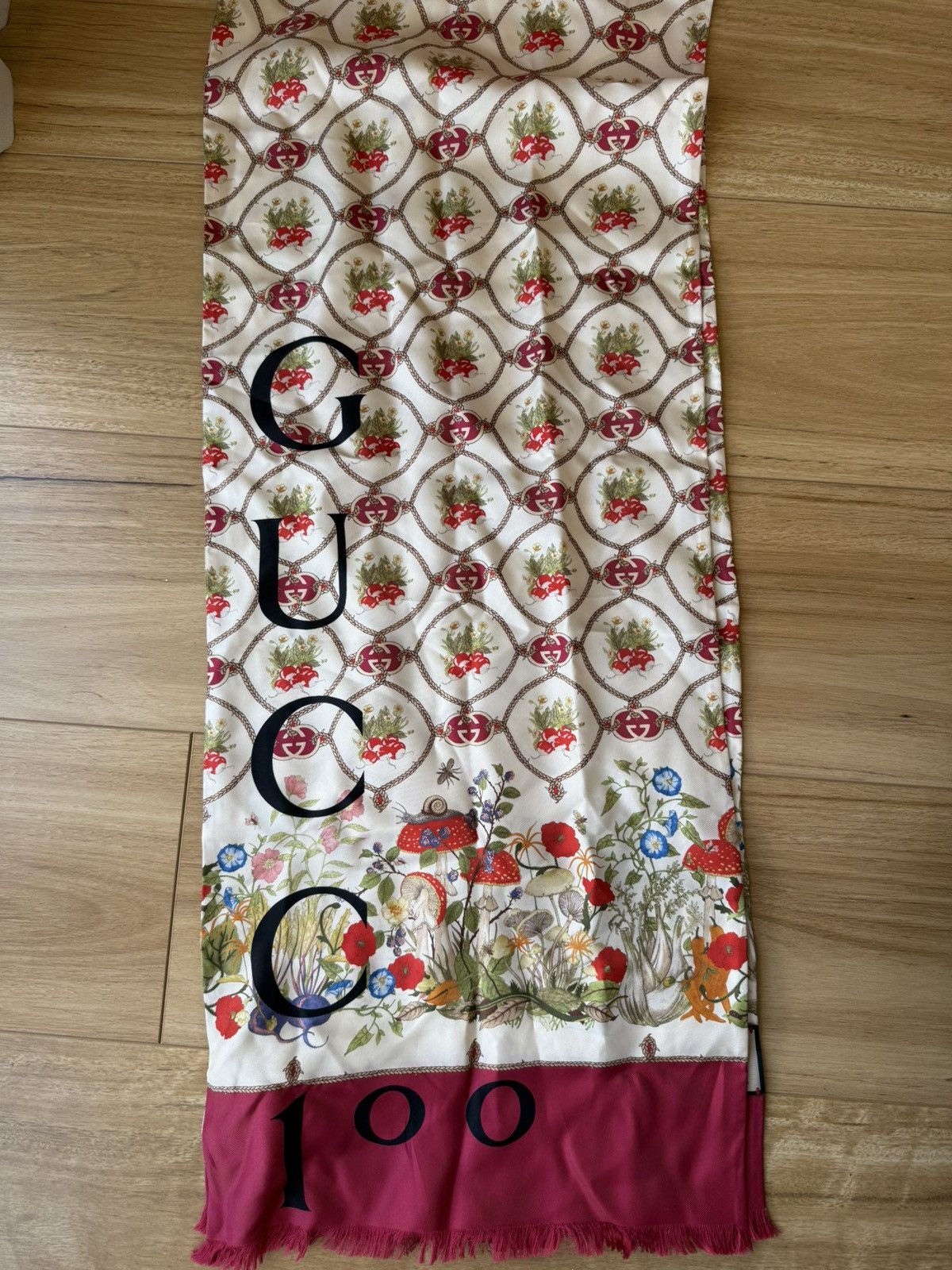 Gucci GUCCI Scarf Muffler for Women and Men Silk Beige Red GG Size ONE SIZE - 3 Thumbnail