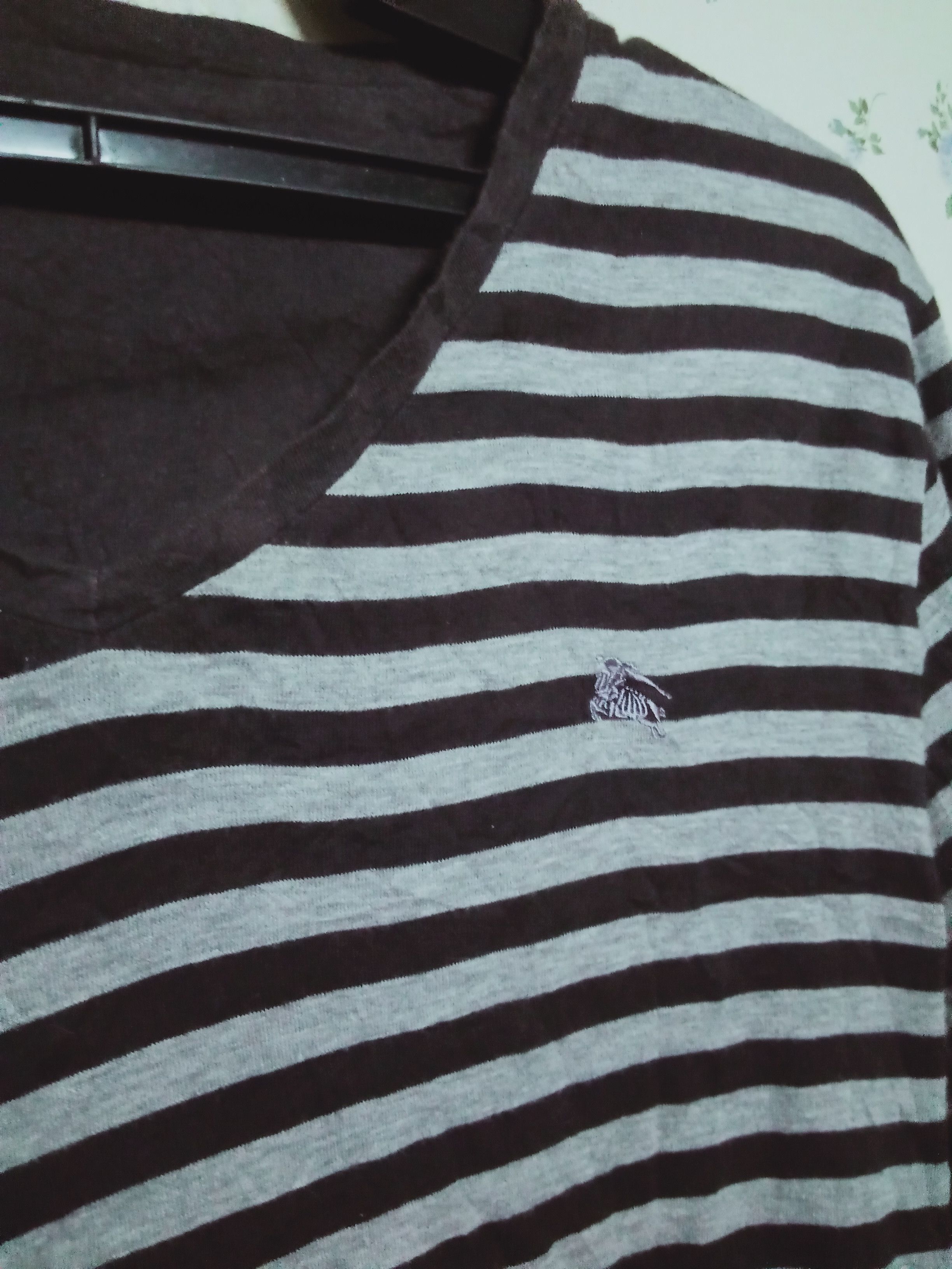 Burberry Burberry V Neck Longsleeve Stripe Reversible T Shirt Jumper Size US XS / EU 42 / 0 - 3 Thumbnail